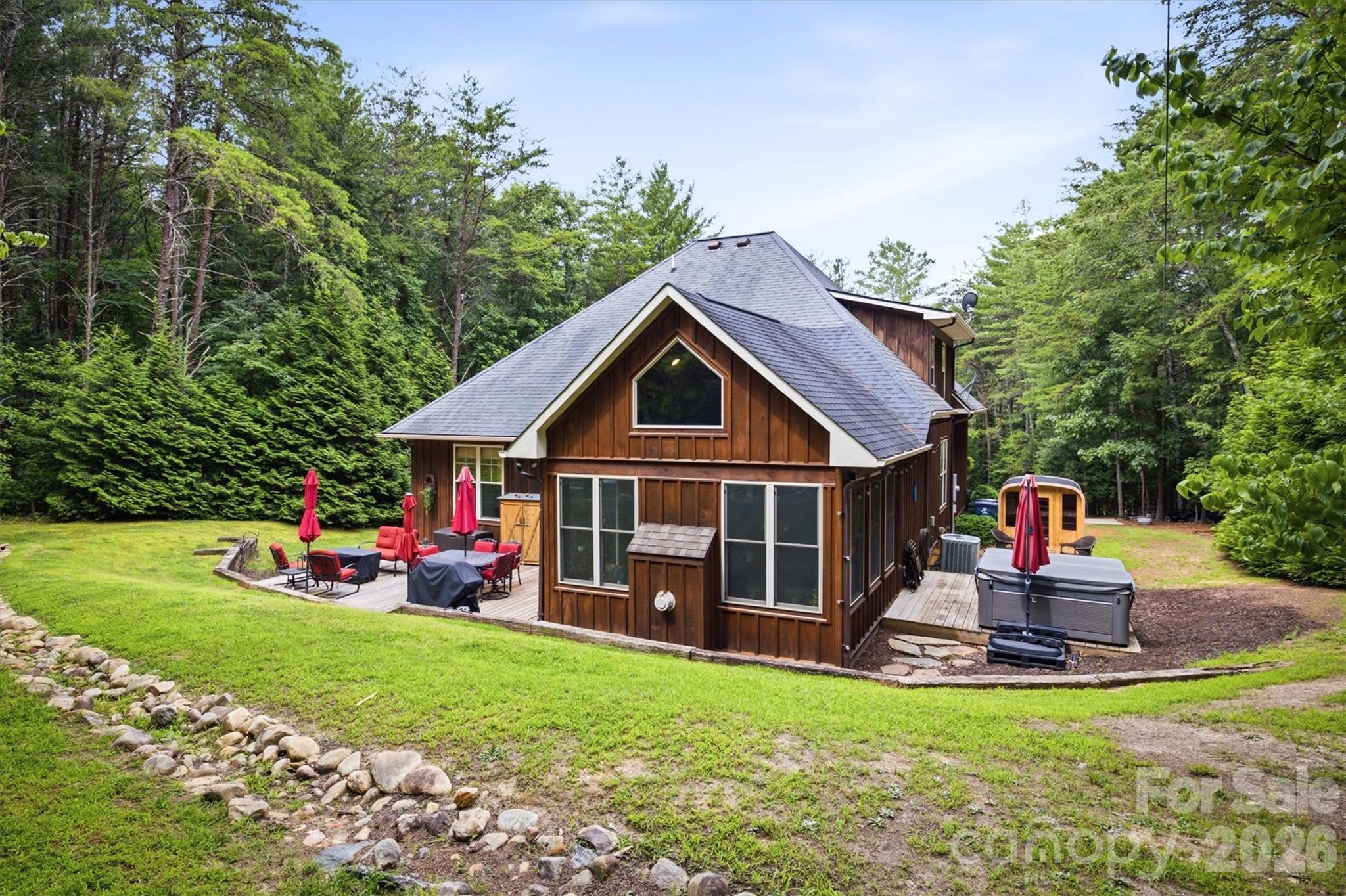 2185 Cottage Park Road — Morganton