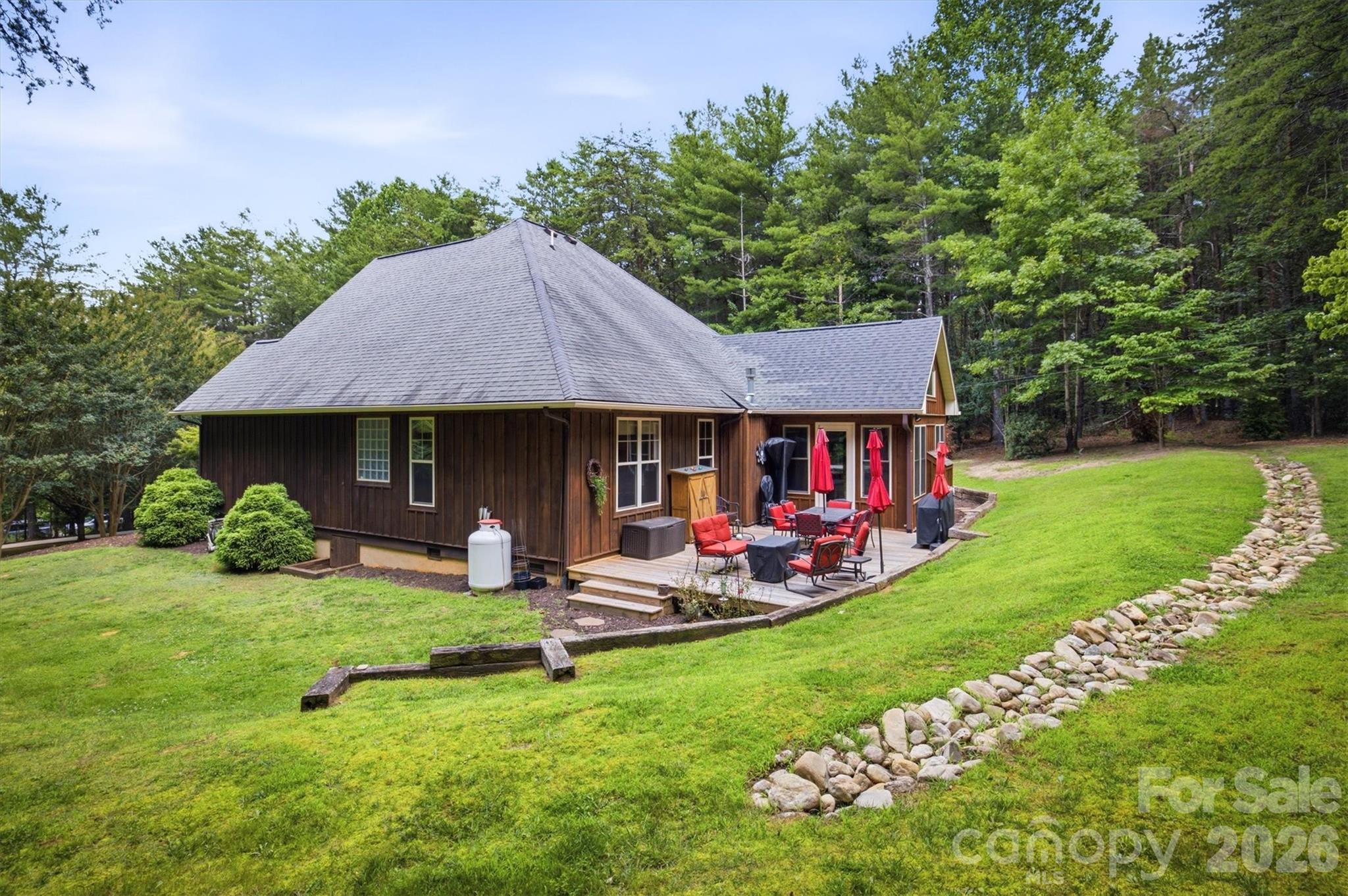 2185 Cottage Park Road — Morganton