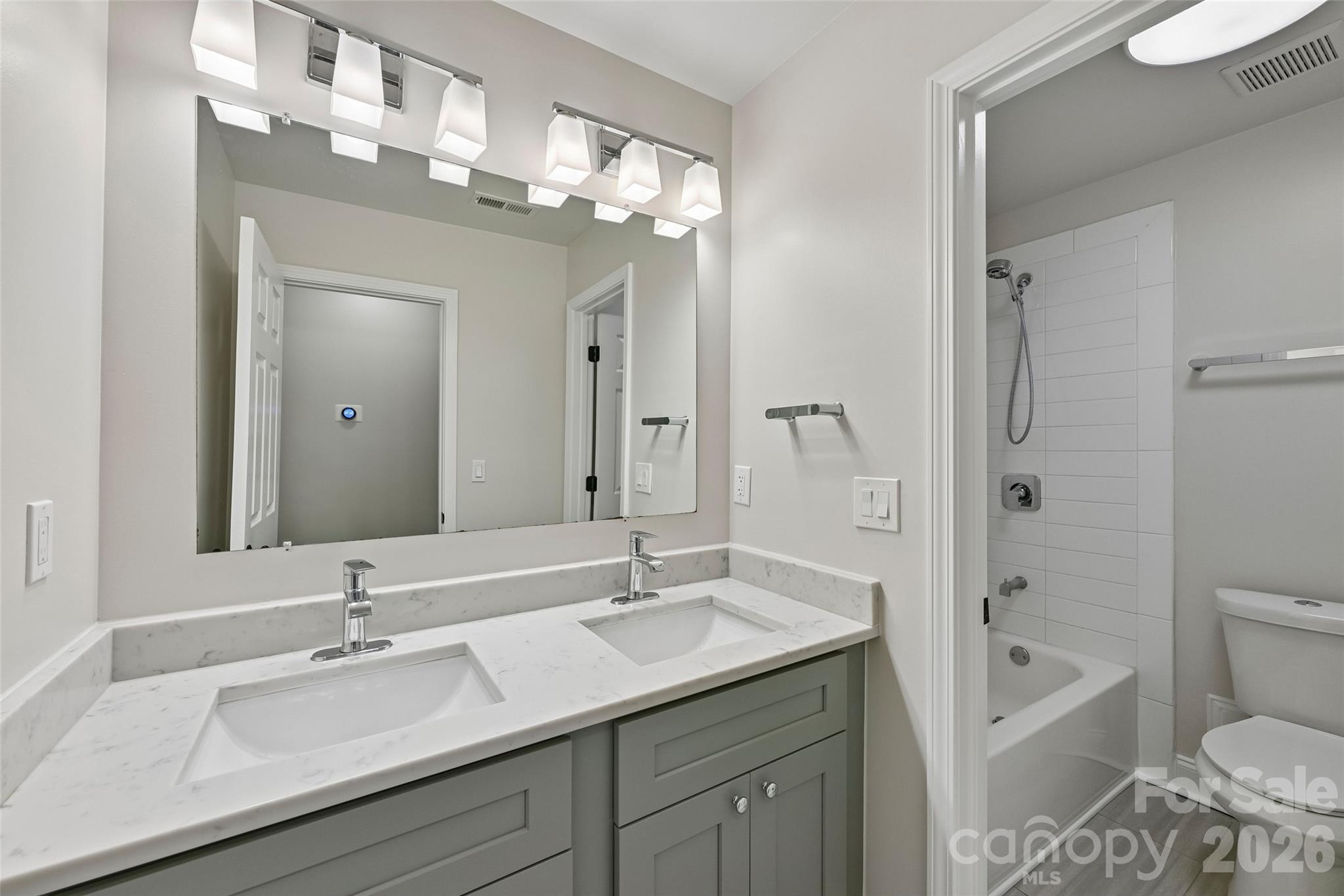2825 Chip Shot Drive — Matthews