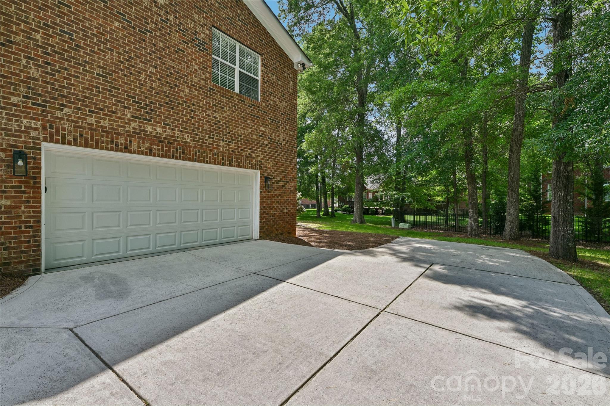 2825 Chip Shot Drive — Matthews