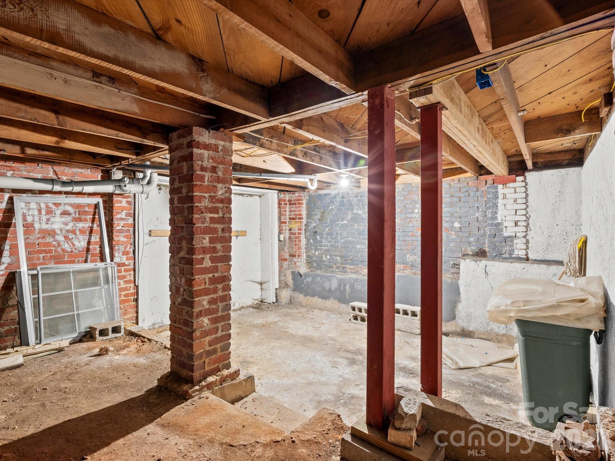 15 Sylvan Avenue — Asheville