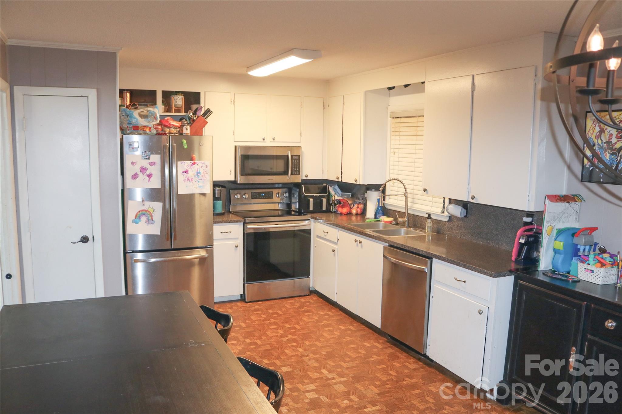 307 Meadowbrook Drive — Newton
