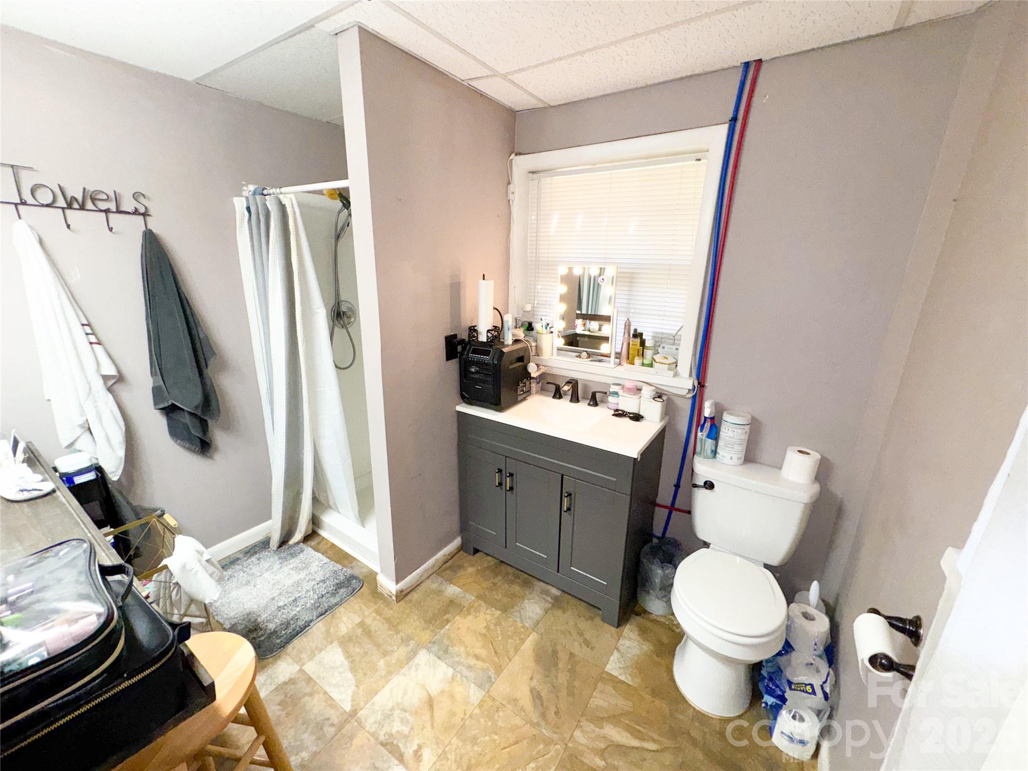 307 Meadowbrook Drive — Newton