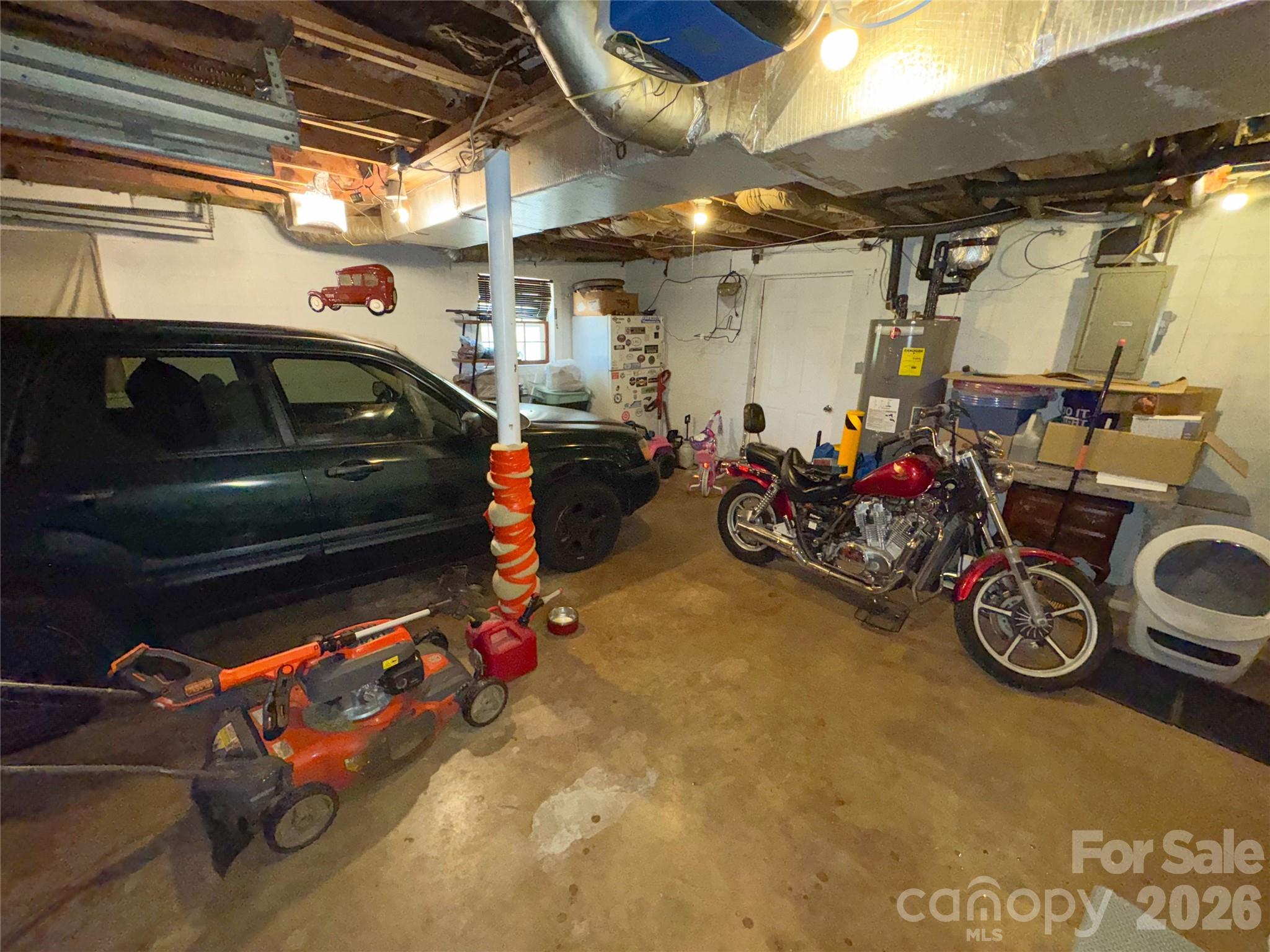307 Meadowbrook Drive — Newton