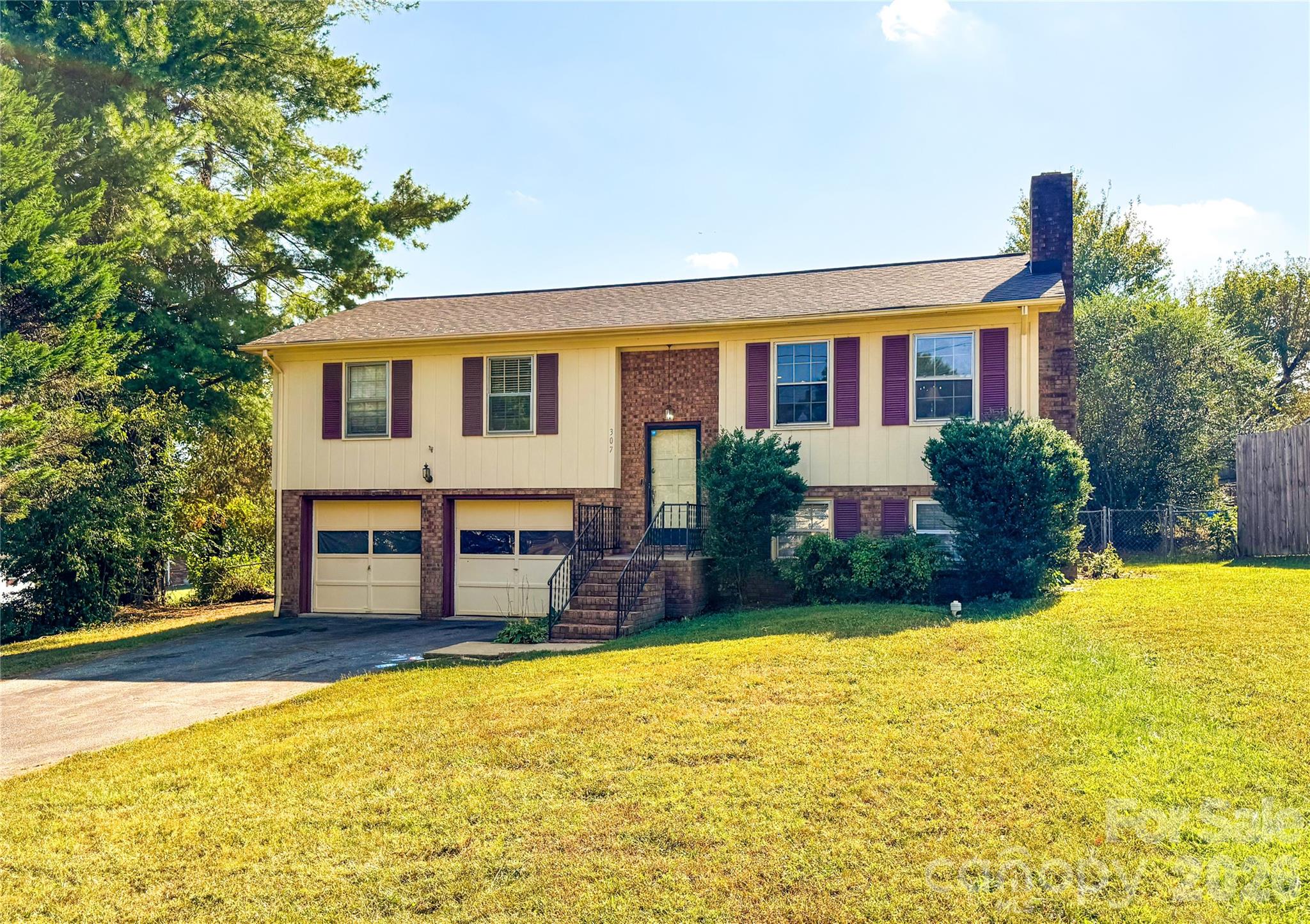 307 Meadowbrook Drive — Newton