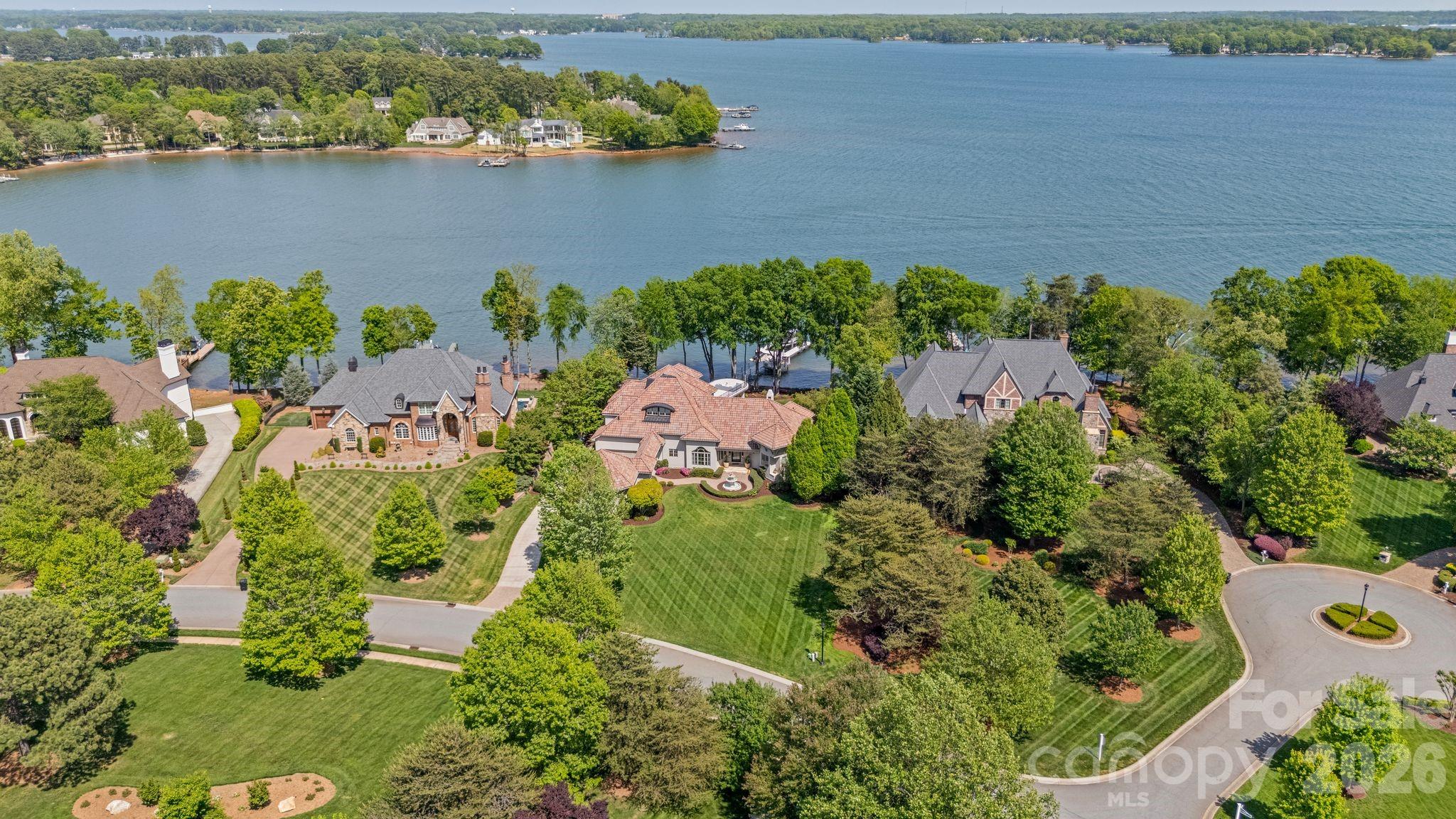 215 Milford Circle — Mooresville