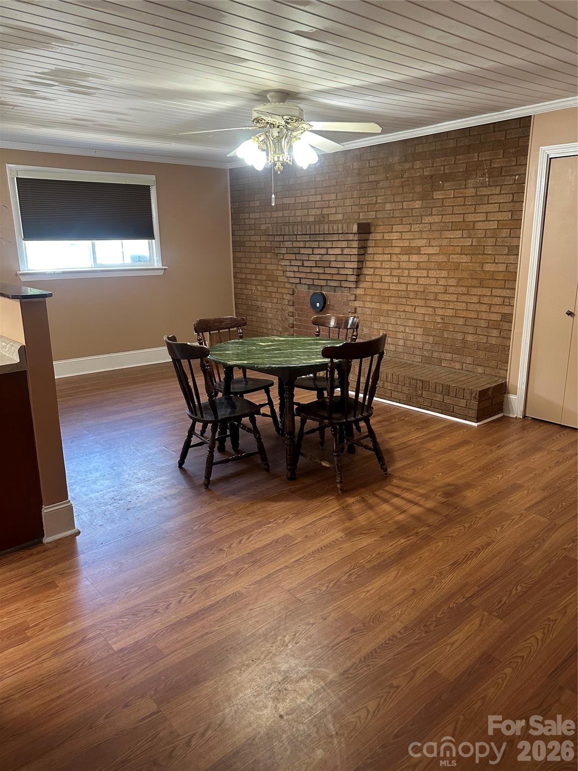 1407 N College Avenue — Newton