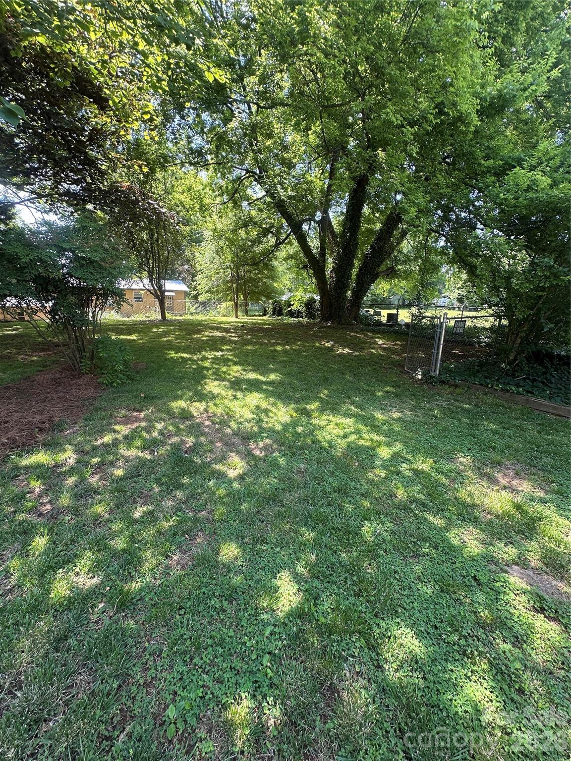 1407 N College Avenue — Newton