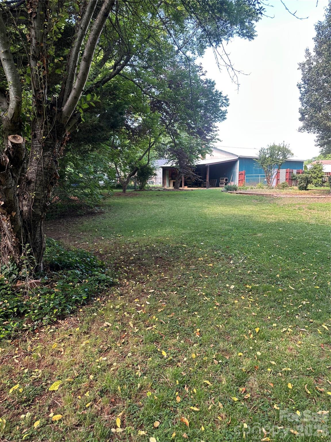 1407 N College Avenue — Newton