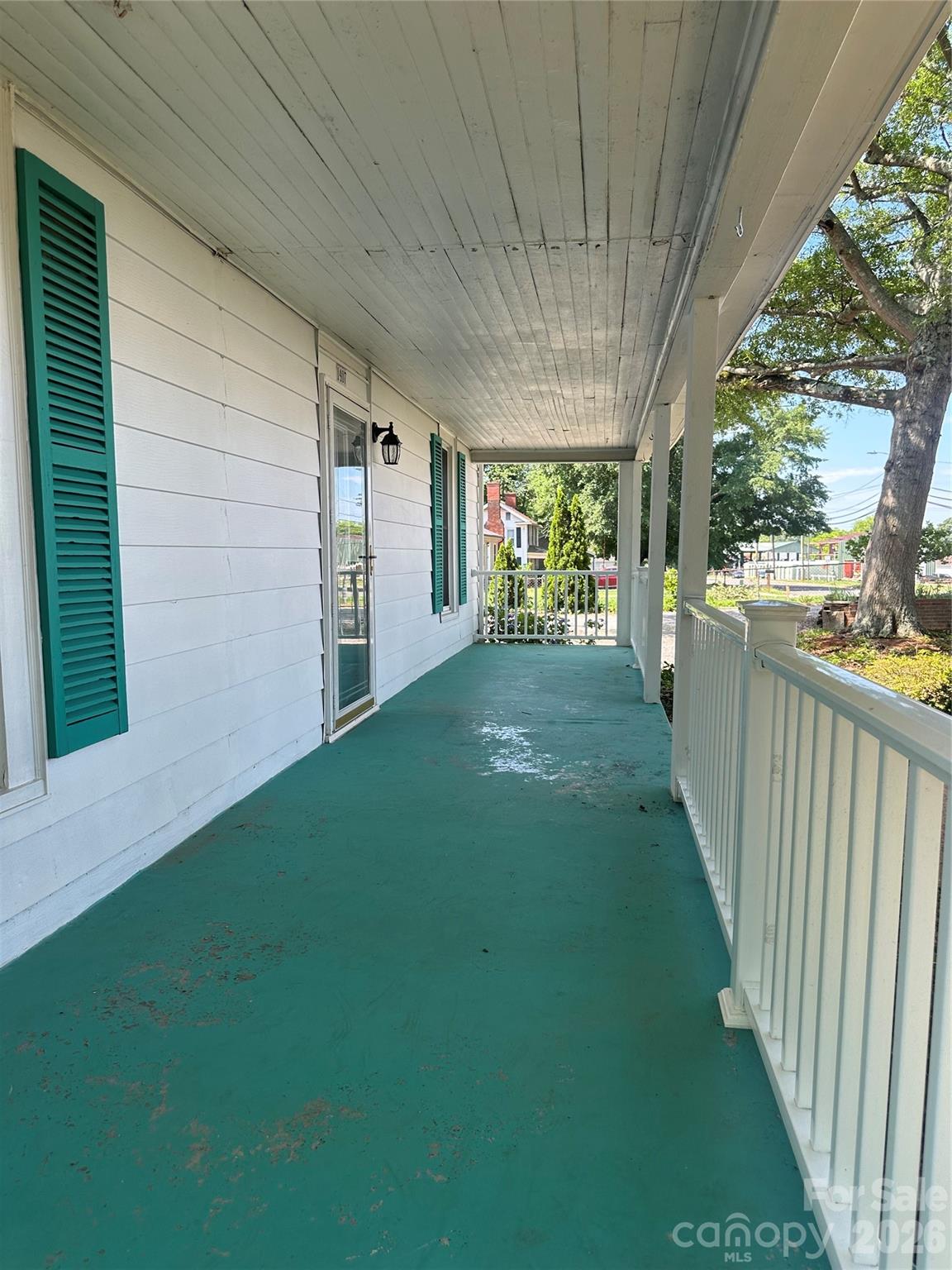 1407 N College Avenue — Newton