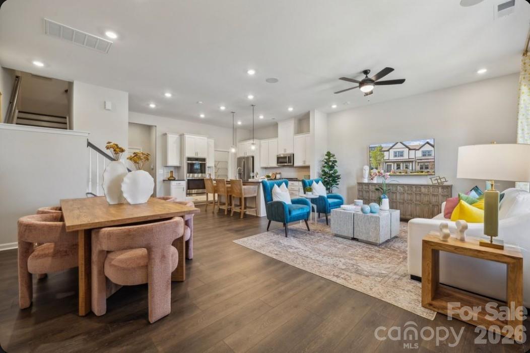 21209 Lake Run Drive — Charlotte