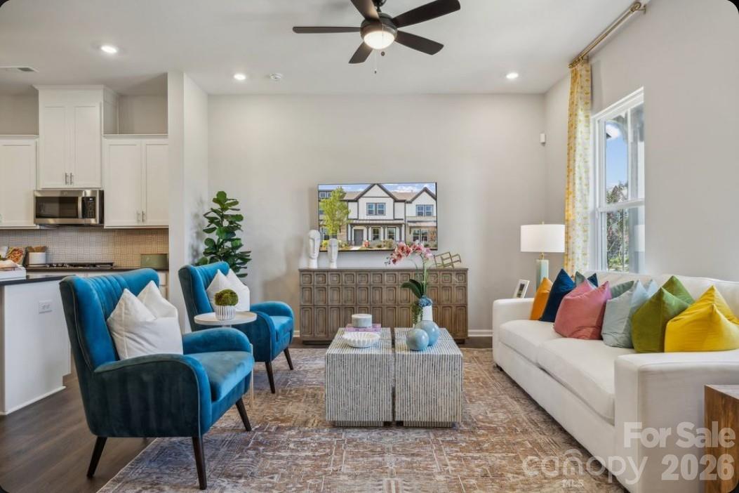 21209 Lake Run Drive — Charlotte