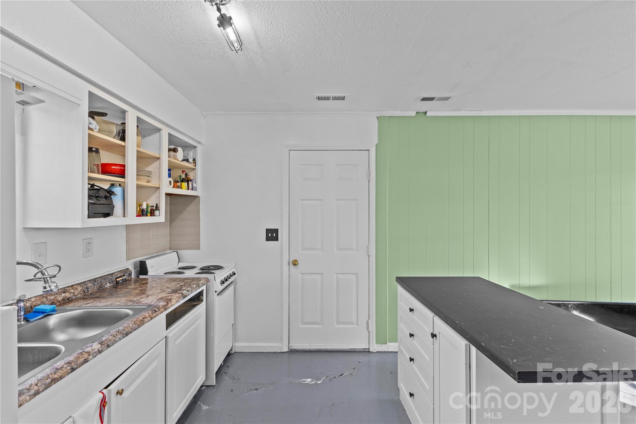 117 Robinson Avenue — Matthews
