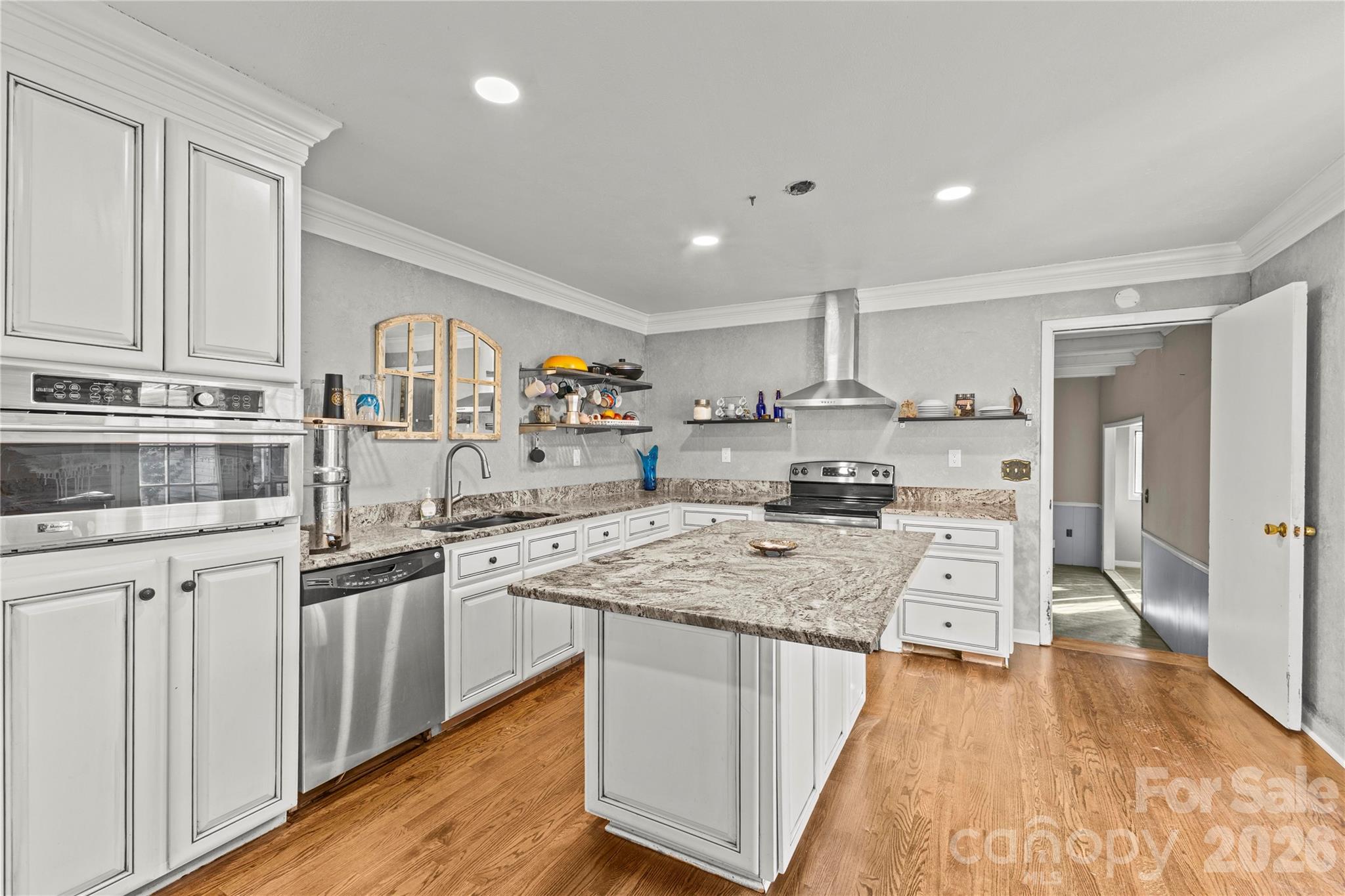 117 Robinson Avenue — Matthews
