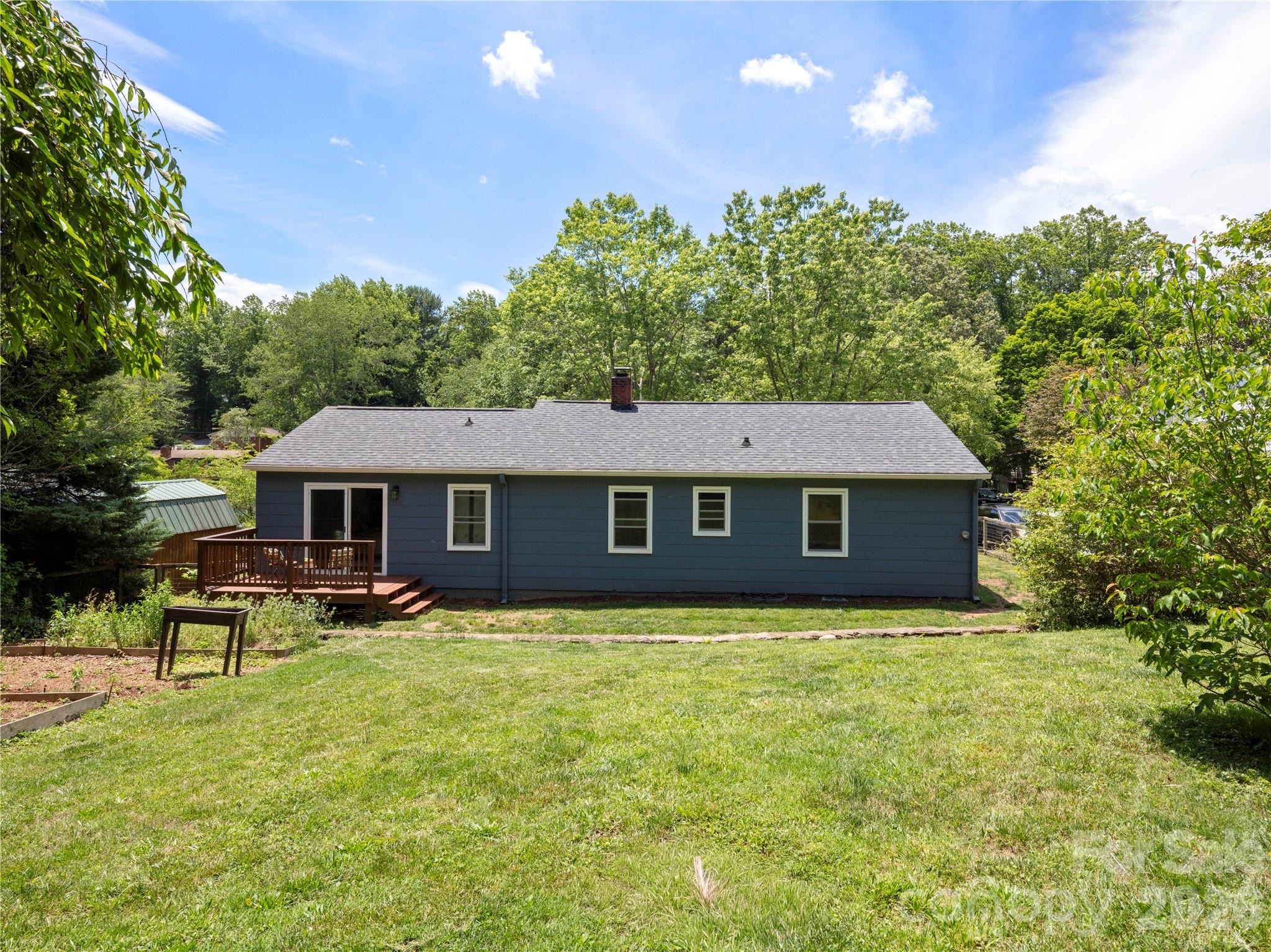 18 Pinewood Place — Asheville