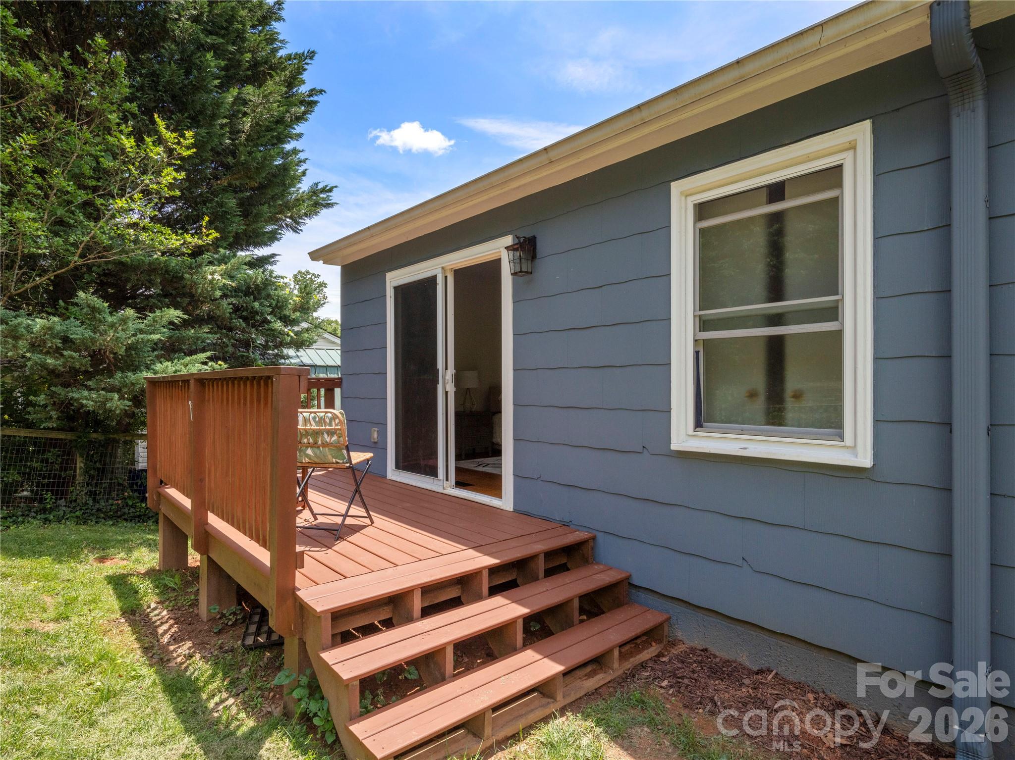 18 Pinewood Place — Asheville