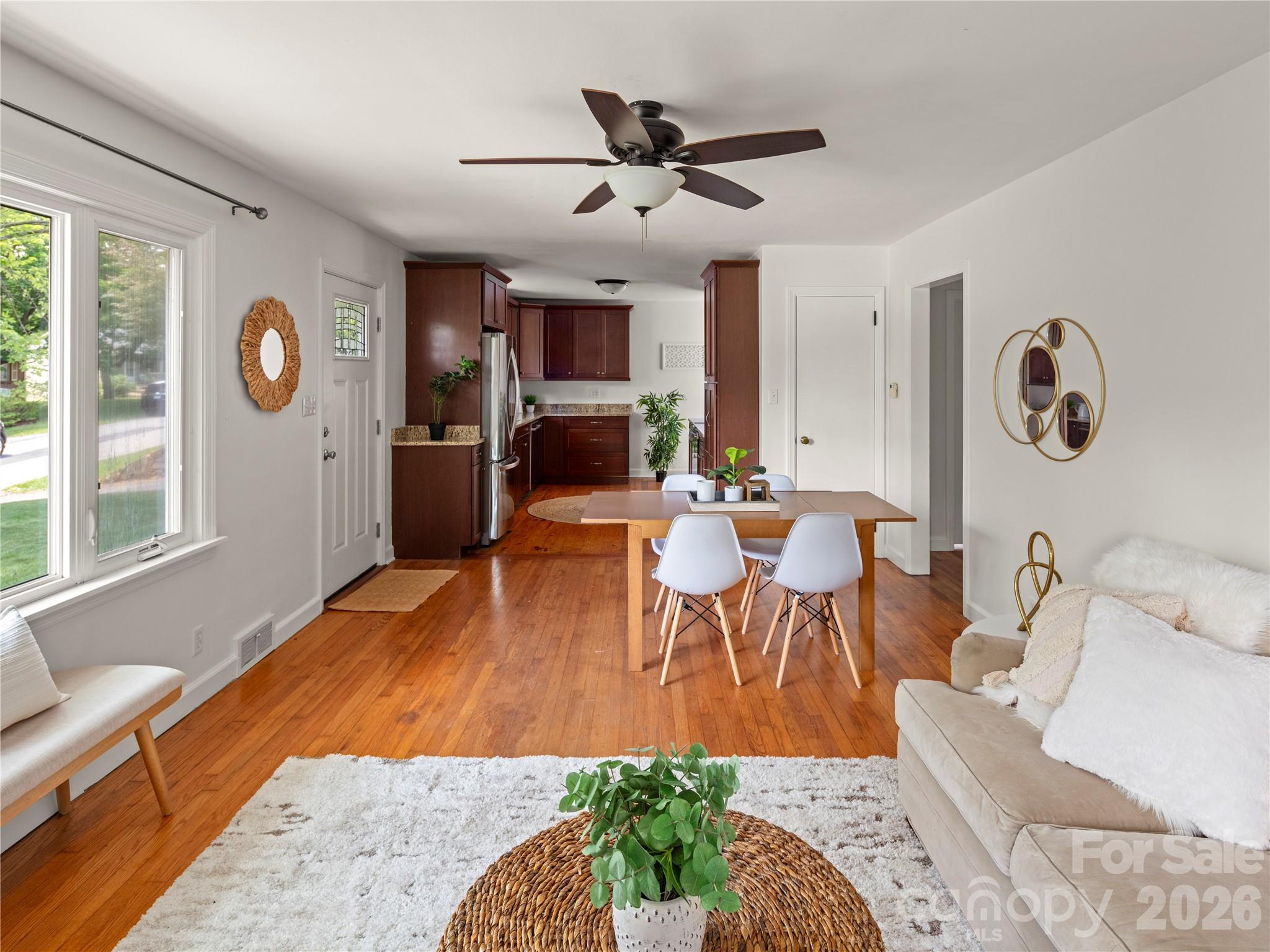 18 Pinewood Place — Asheville