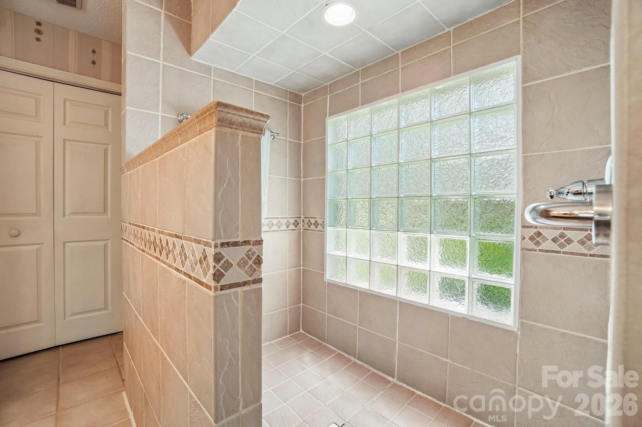7 St. Andrews Drive — Etowah
