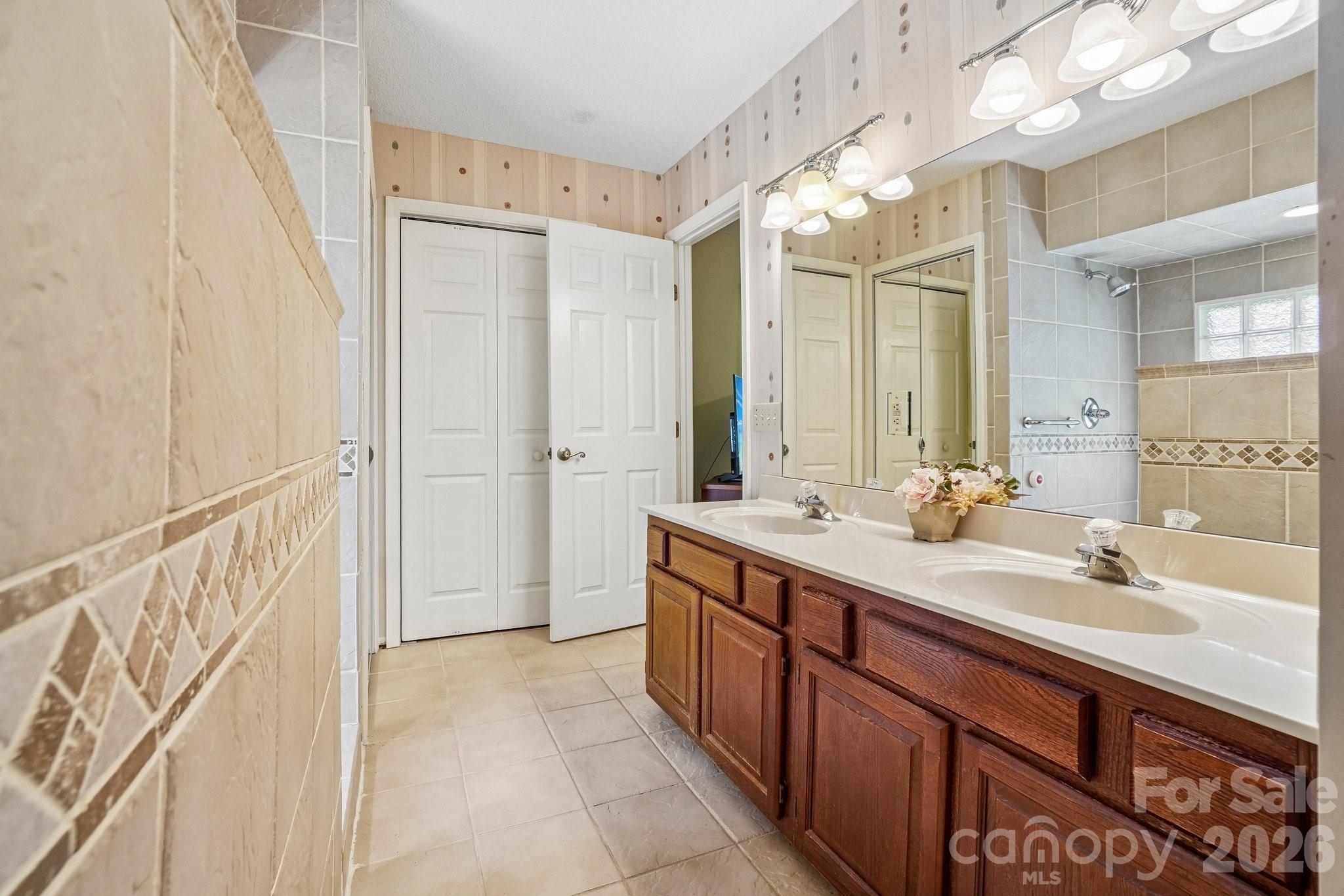 7 St. Andrews Drive — Etowah