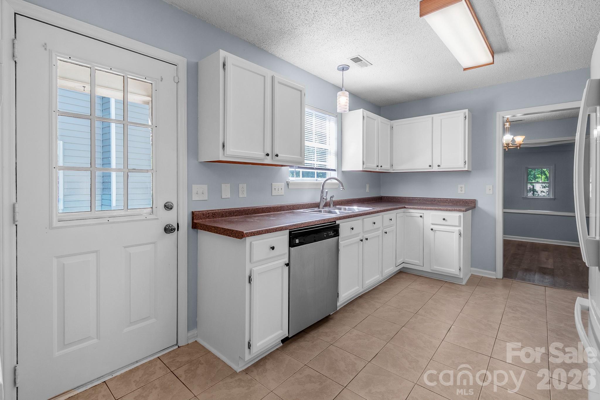 13615 Wildiris Court — Pineville