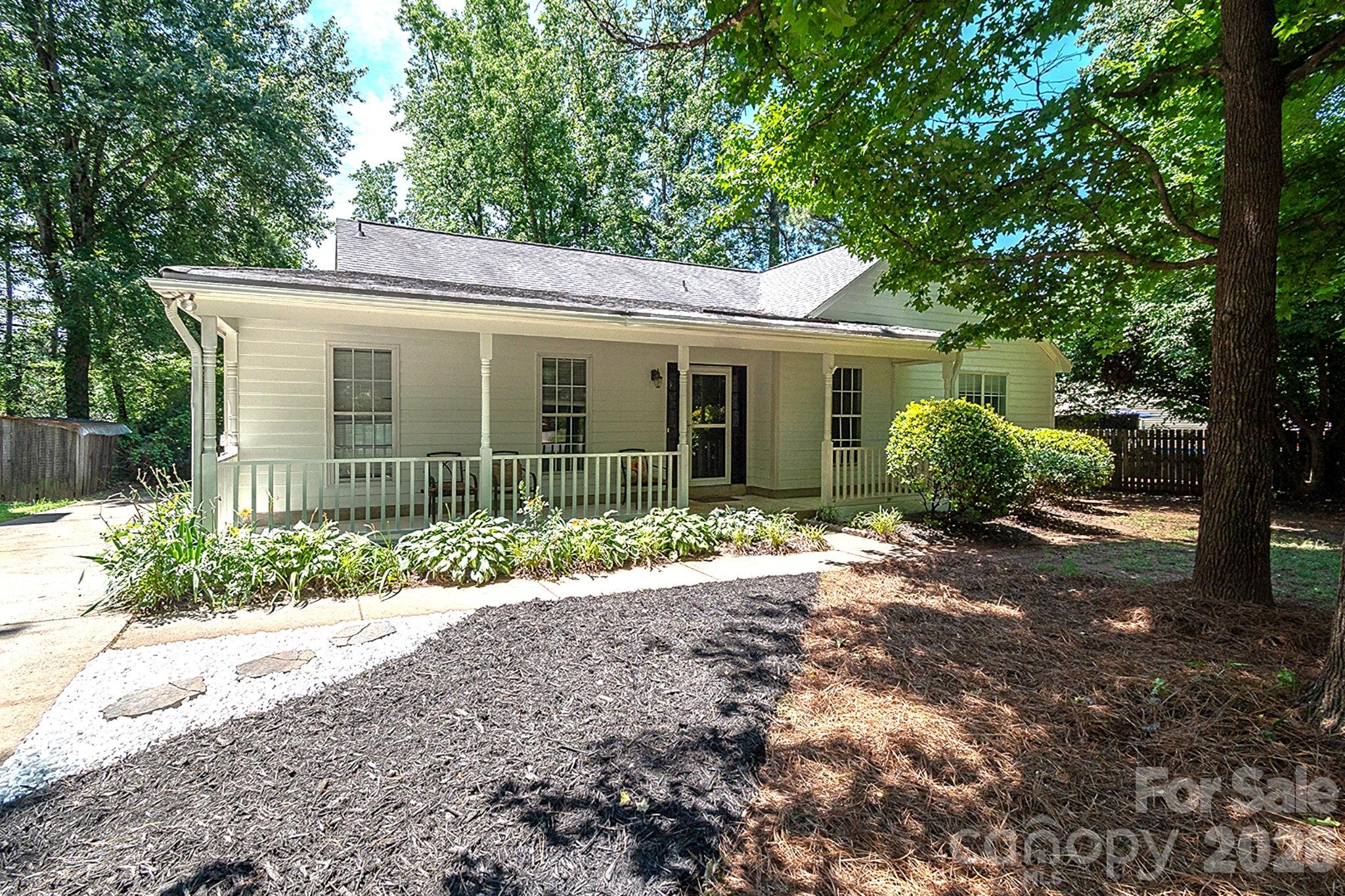 13615 Wildiris Court — Pineville