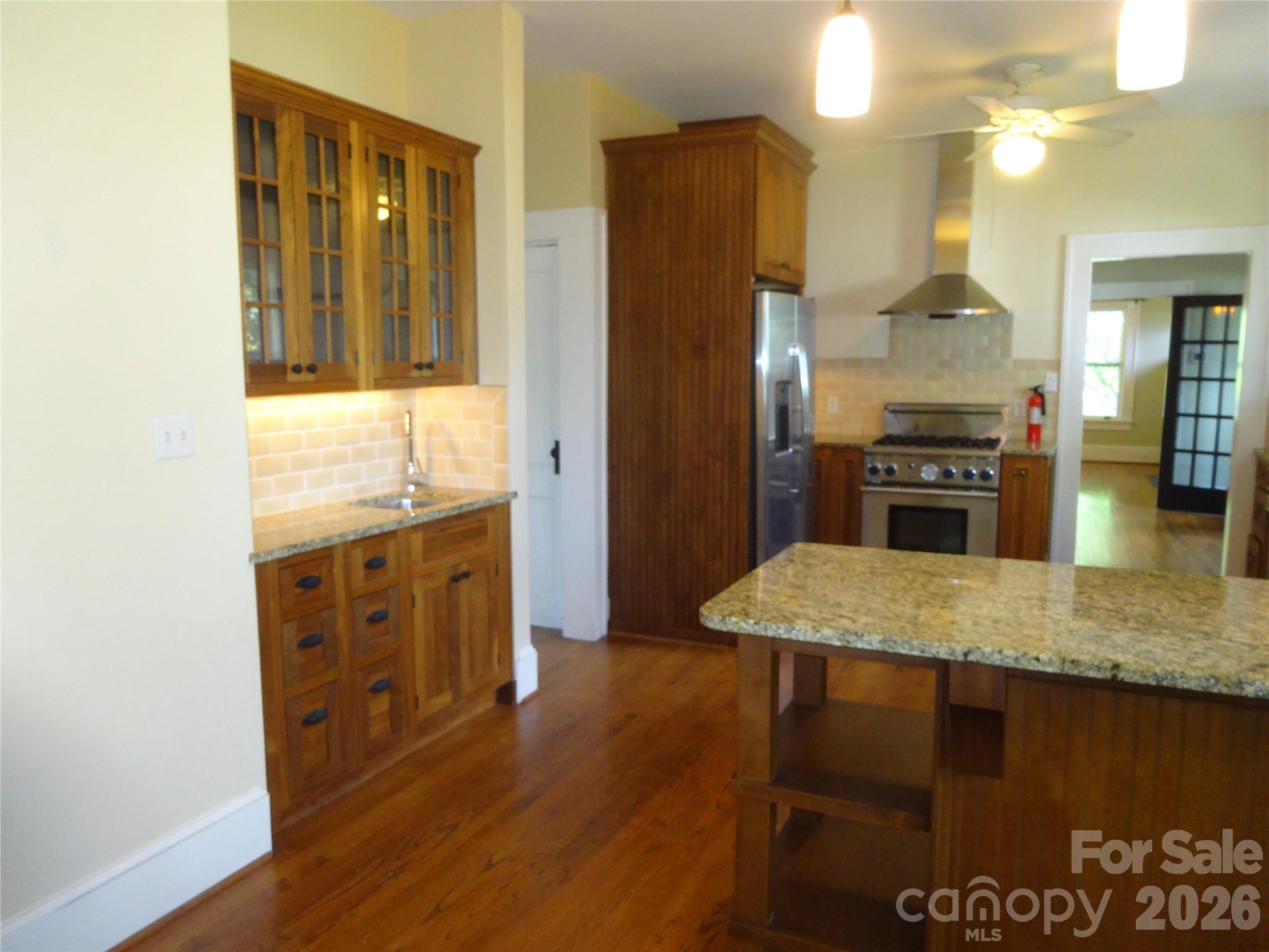 33 Church Street — Weaverville