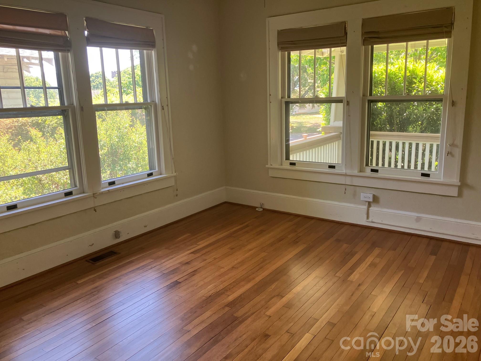 33 Church Street — Weaverville