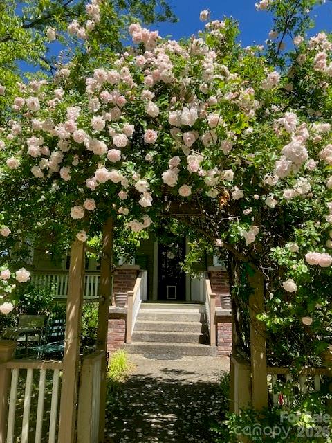 33 Church Street — Weaverville