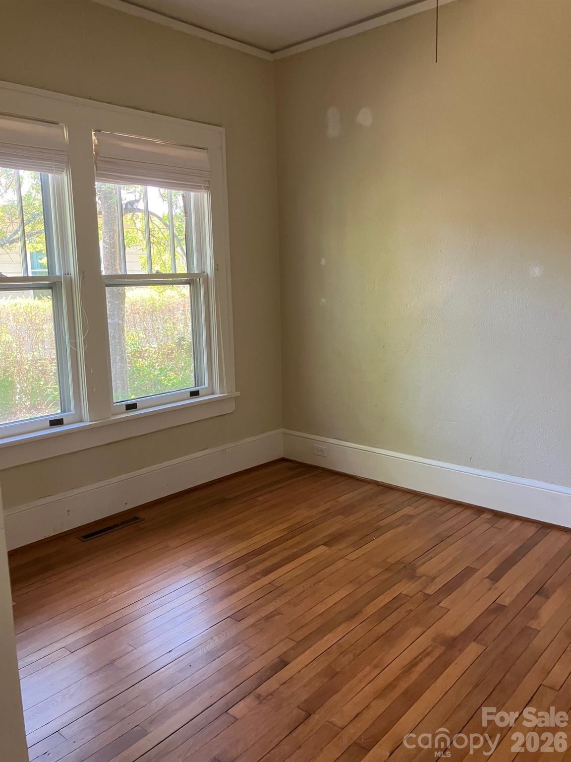 33 Church Street — Weaverville