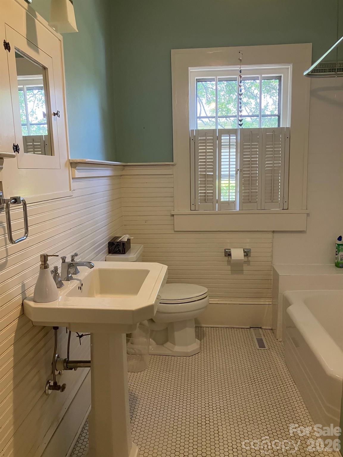 33 Church Street — Weaverville