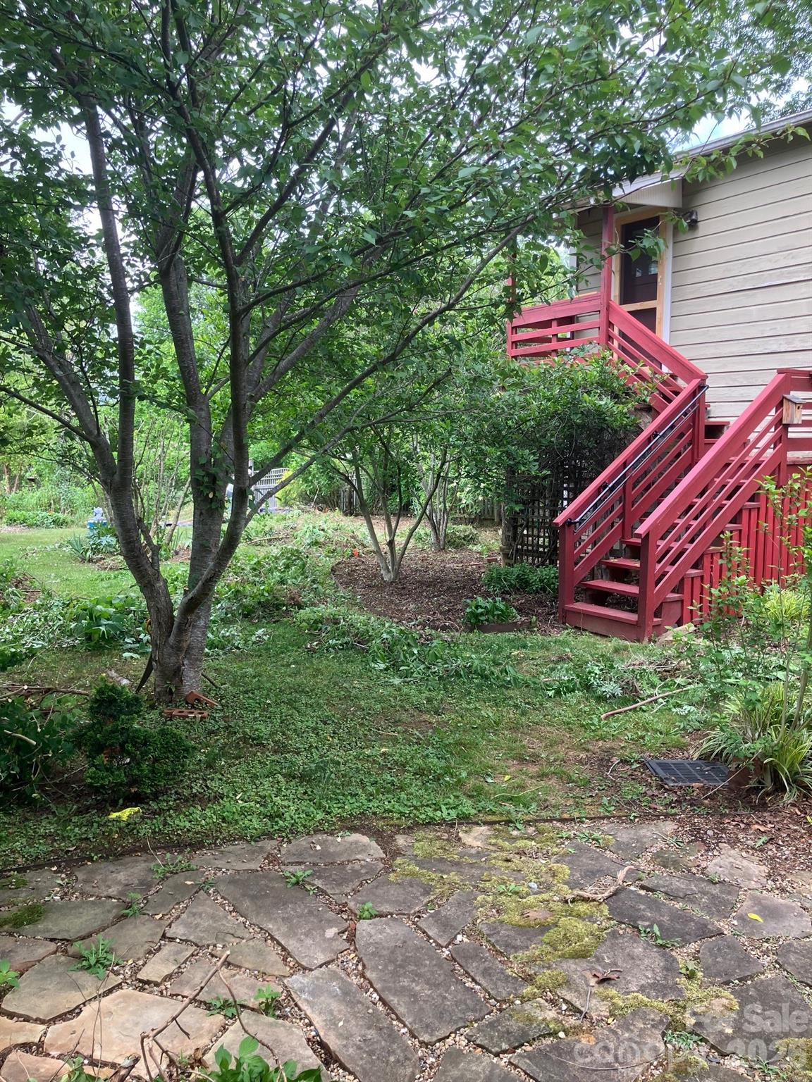 33 Church Street — Weaverville