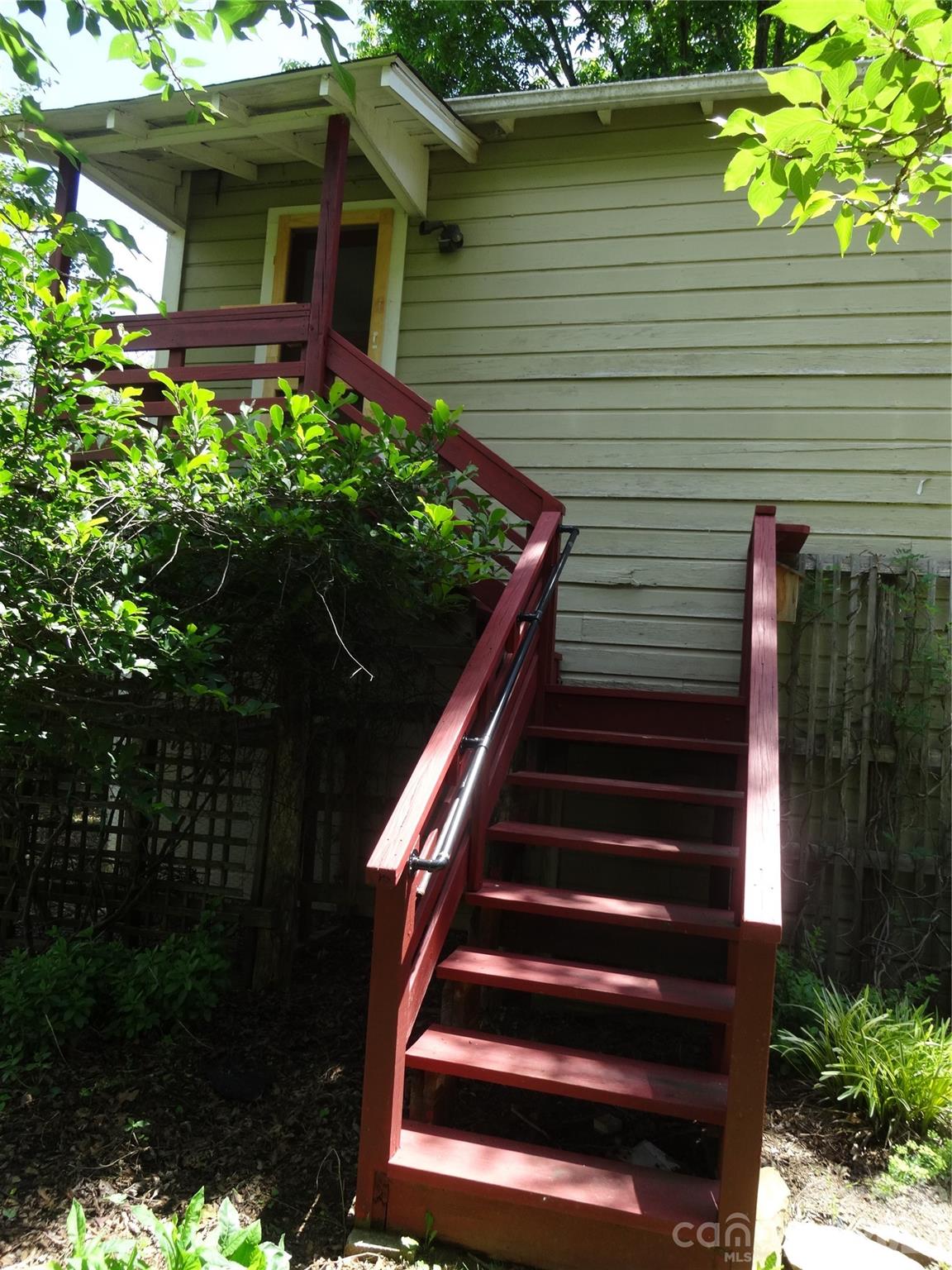 33 Church Street — Weaverville