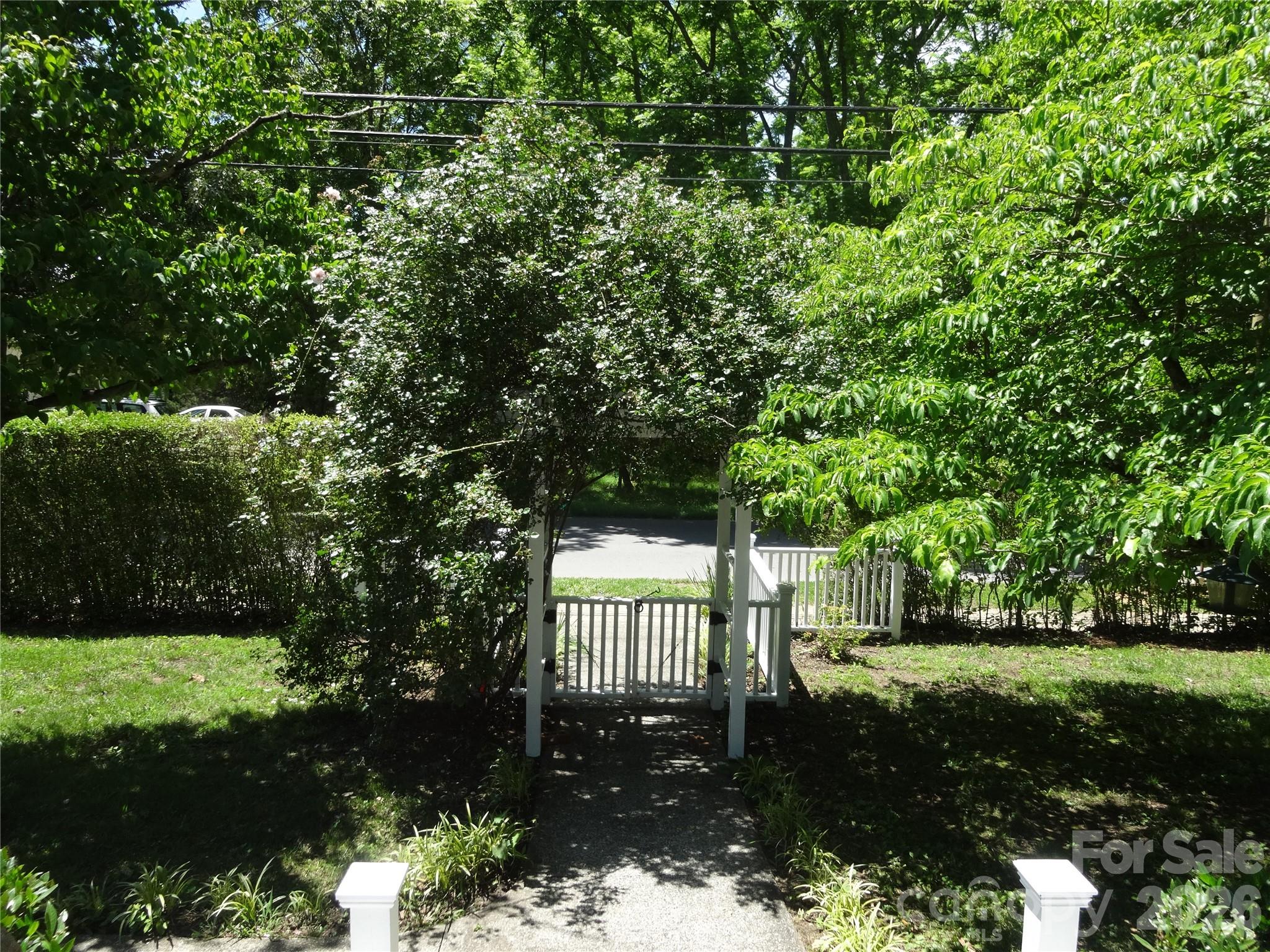 33 Church Street — Weaverville