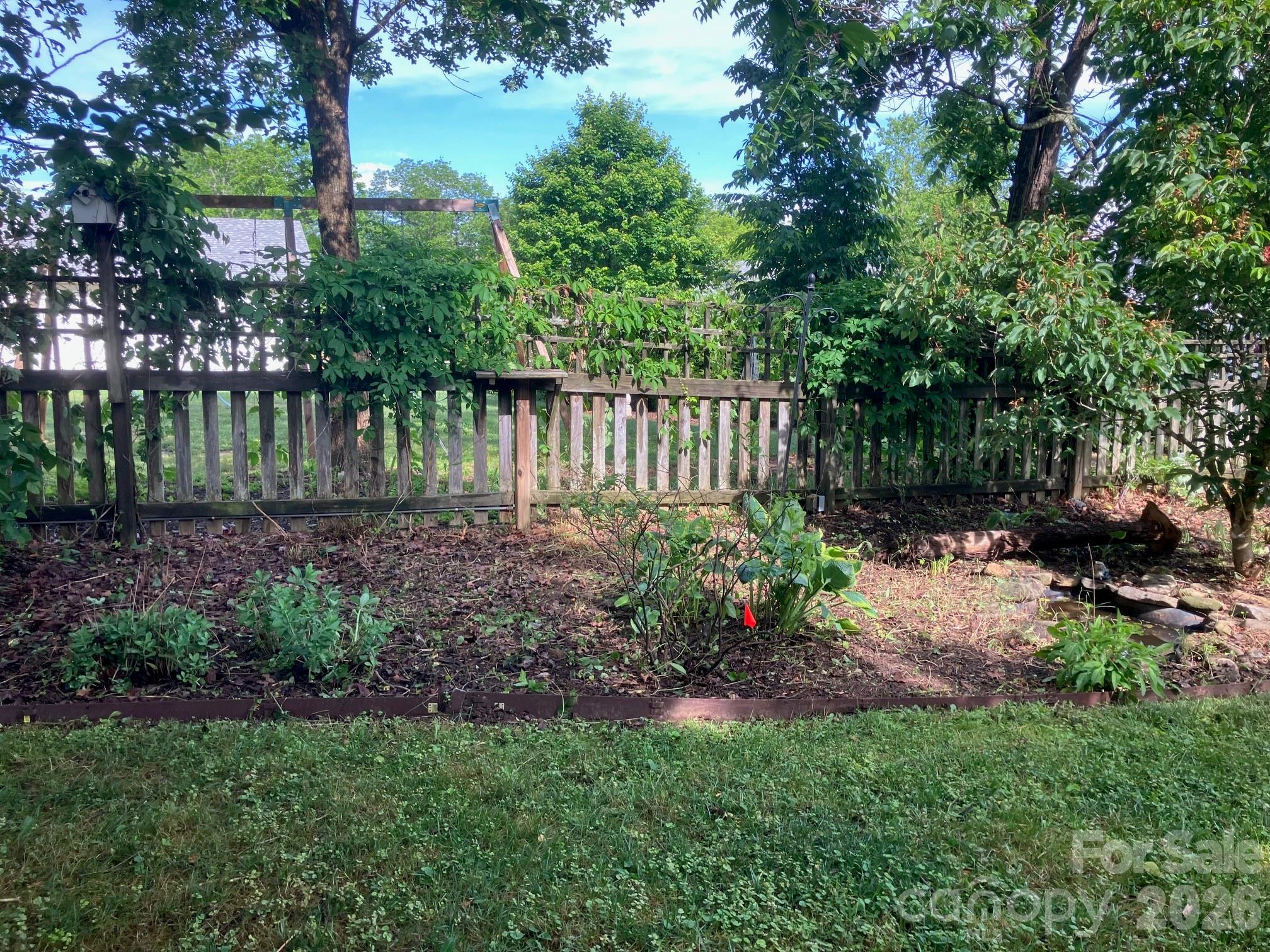 33 Church Street — Weaverville