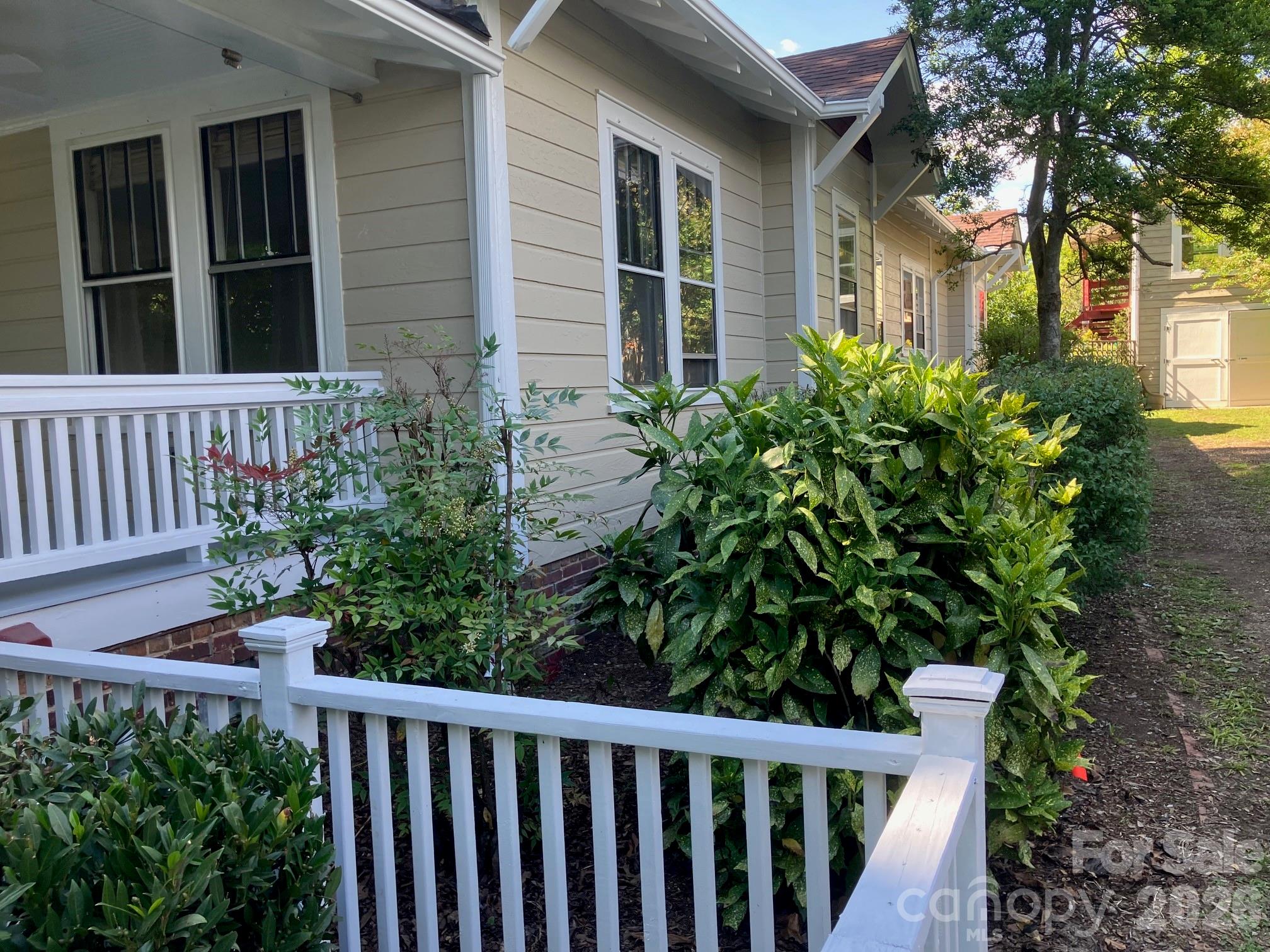 33 Church Street — Weaverville