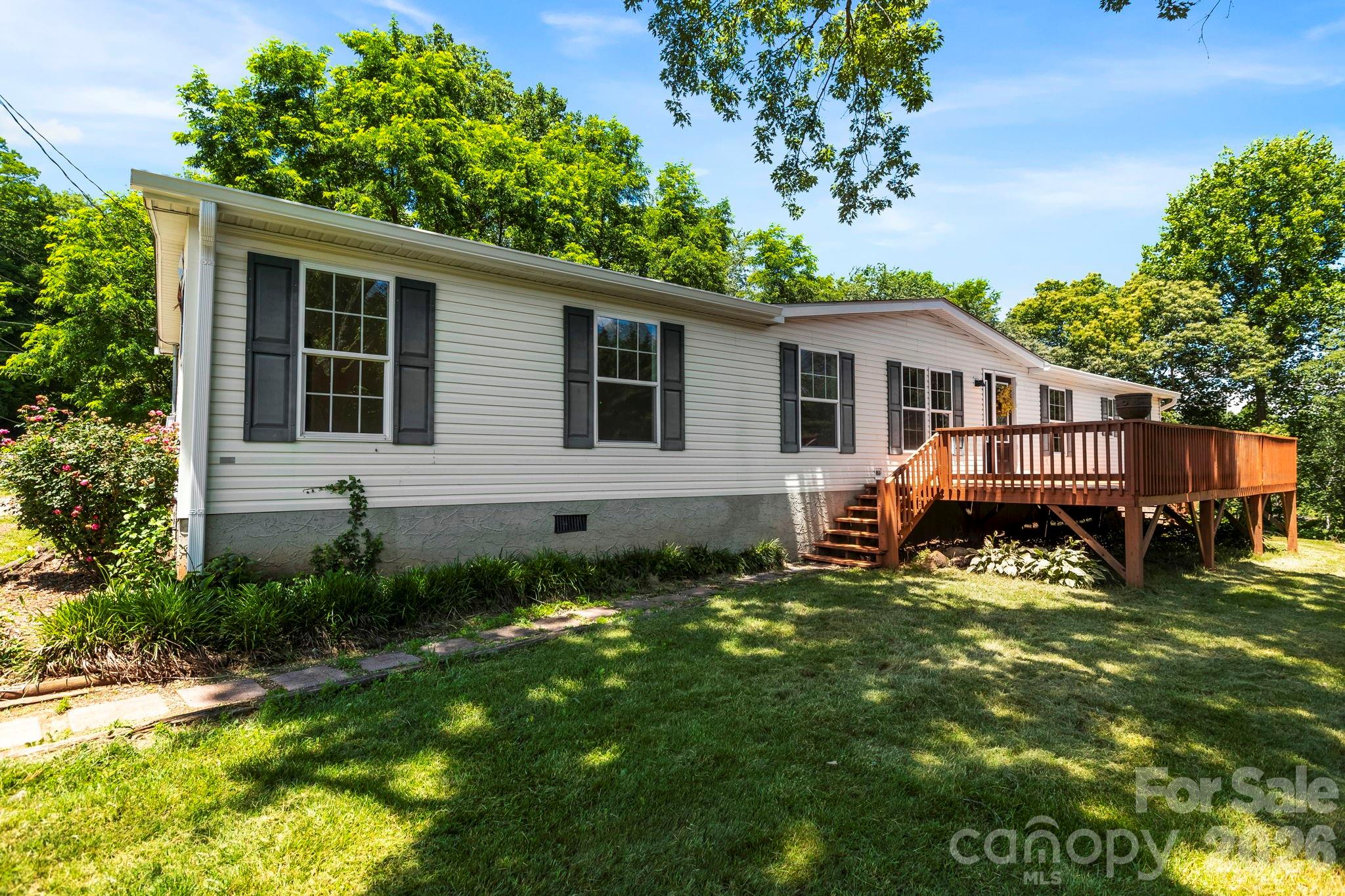 135 Prevost Street — Waynesville