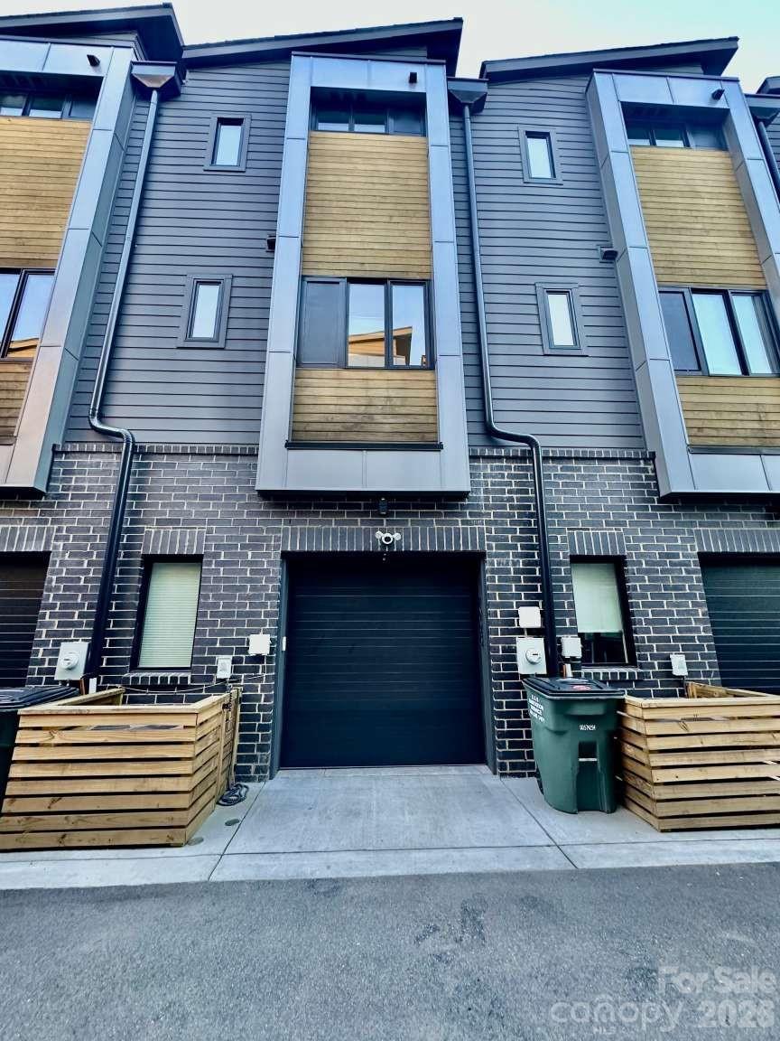 1005 Zinc Lane — Charlotte