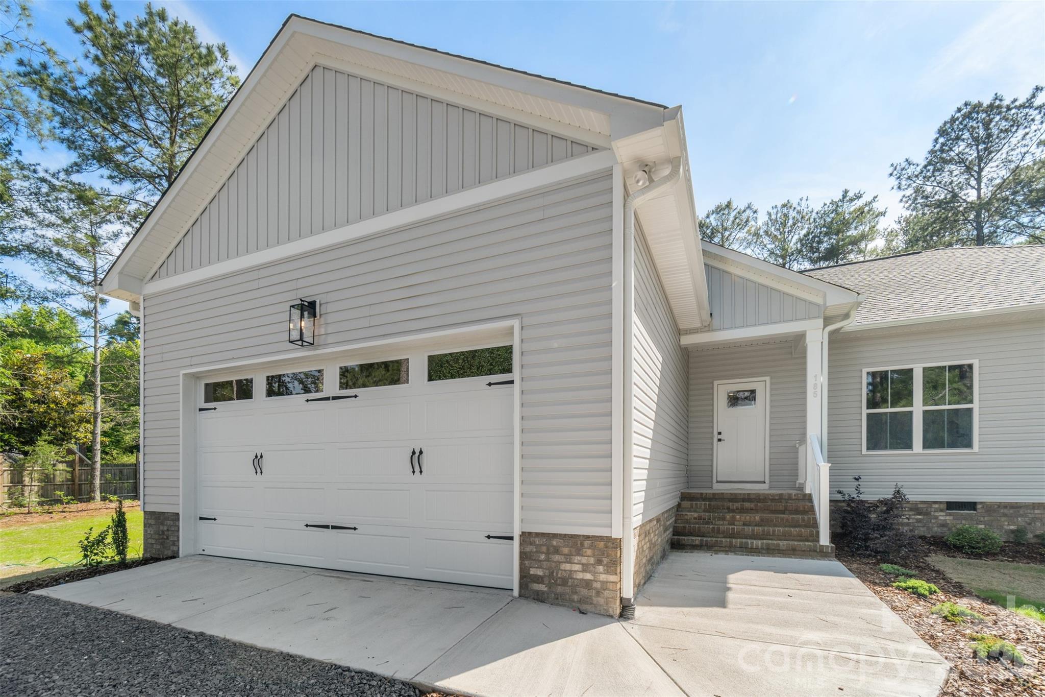 185 Shagbark Court — West End