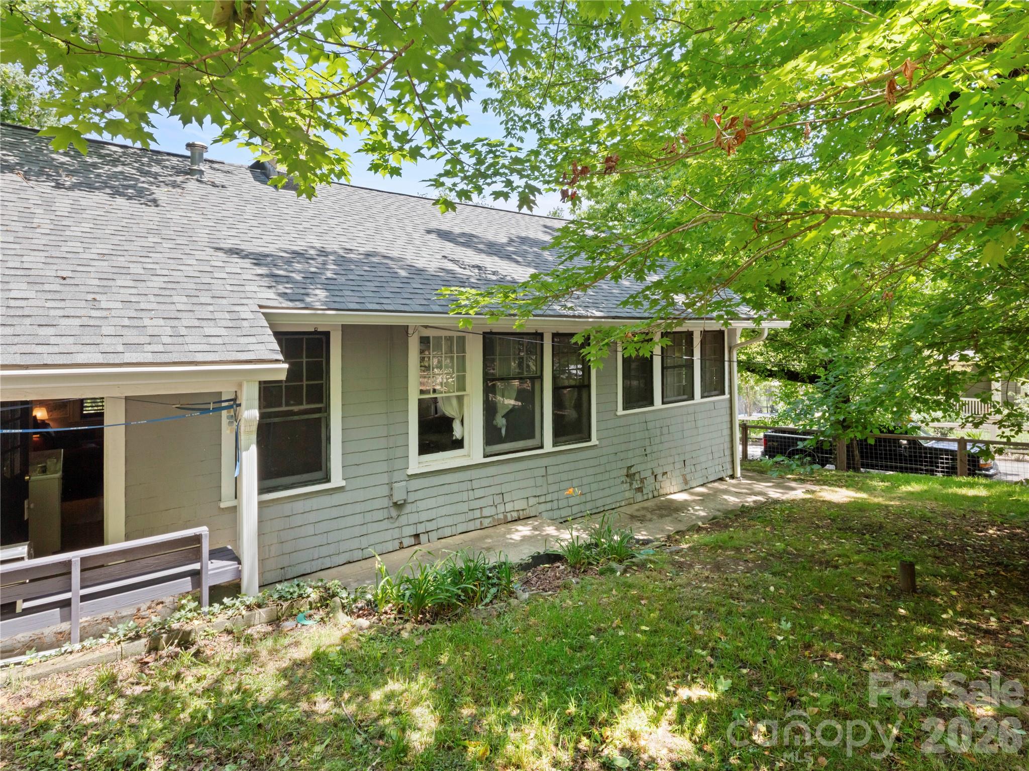 111 Annandale Avenue — Asheville