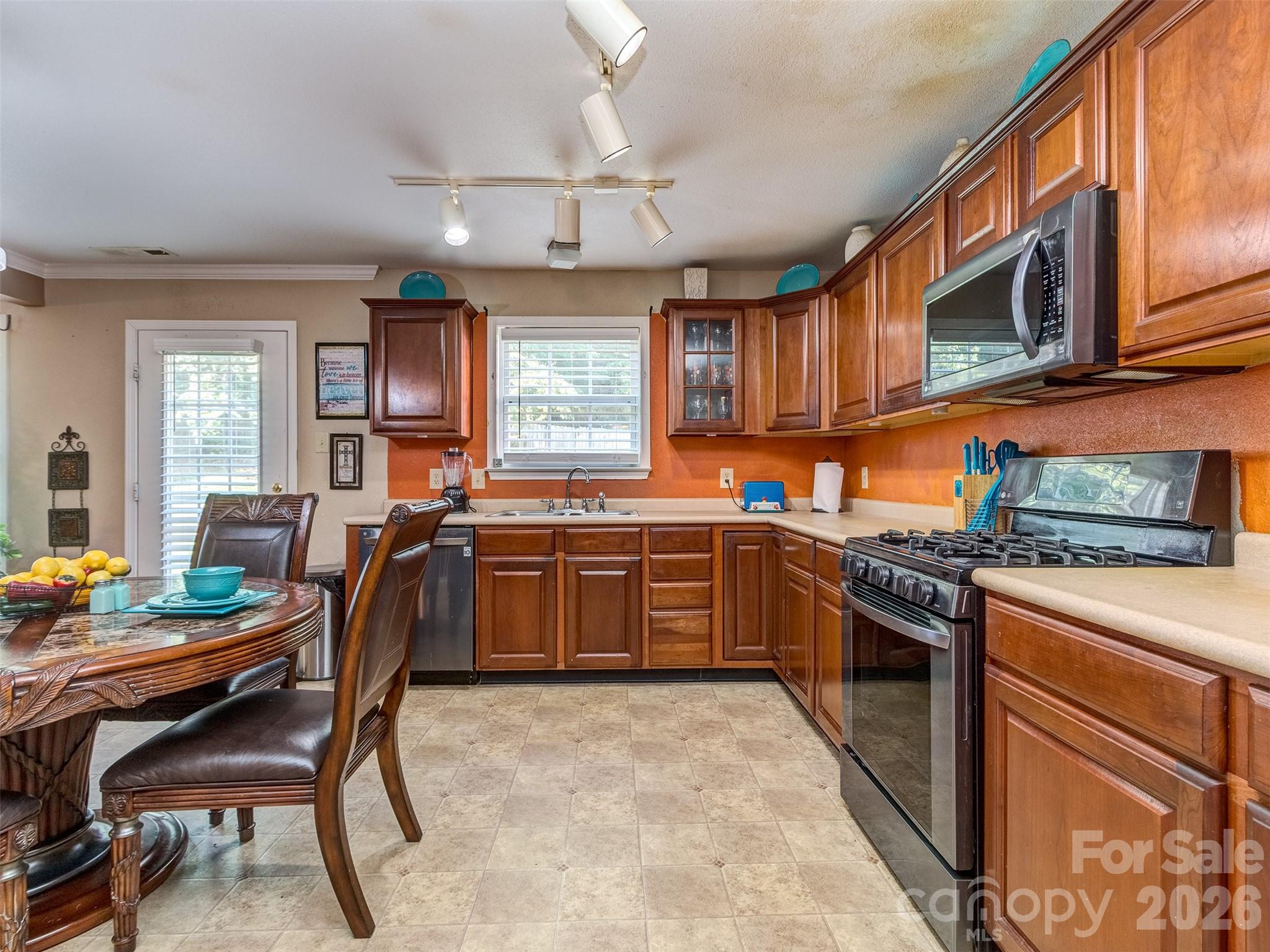 7829 Ponderosa Pine Lane — Charlotte