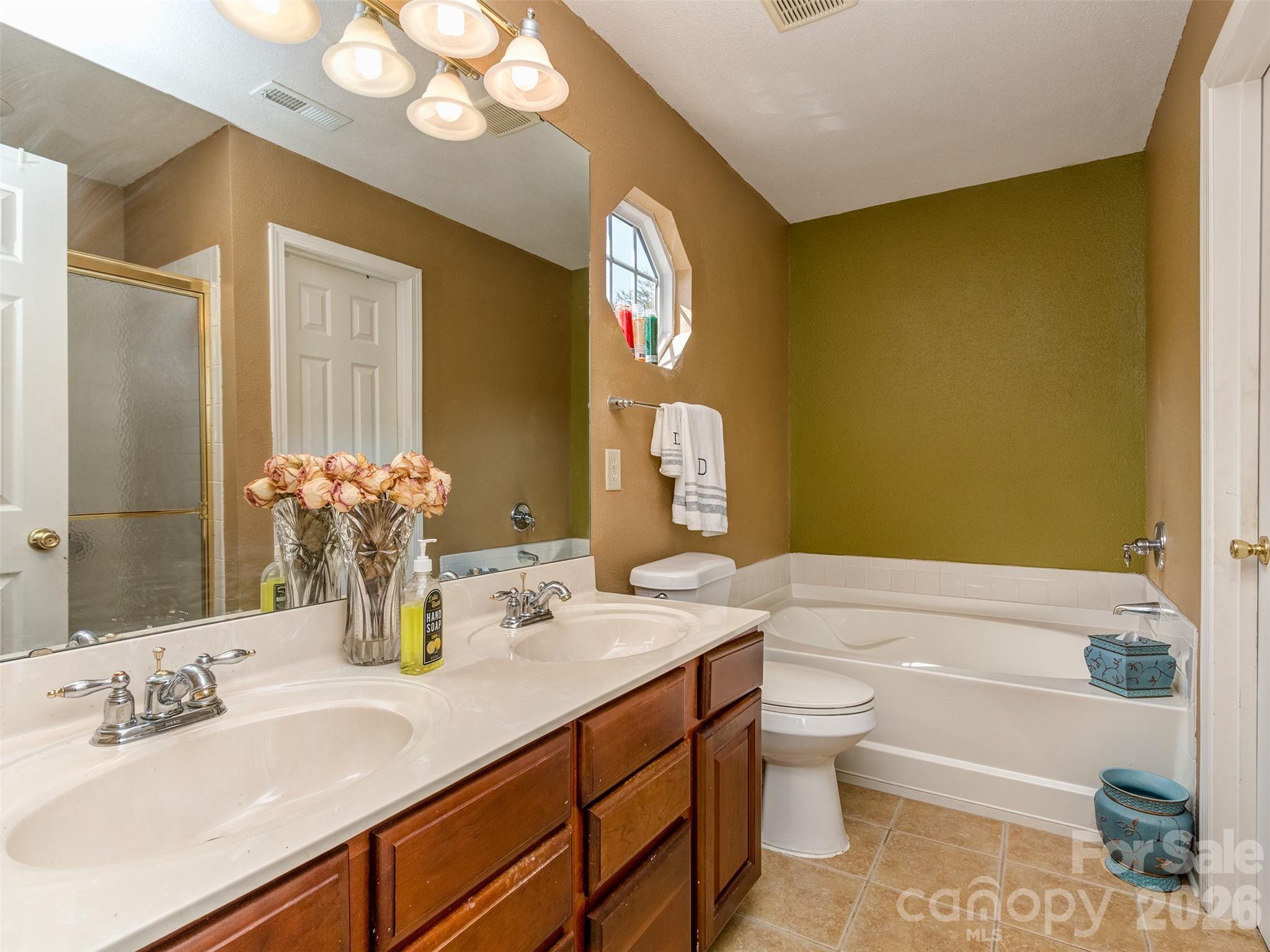 7829 Ponderosa Pine Lane — Charlotte