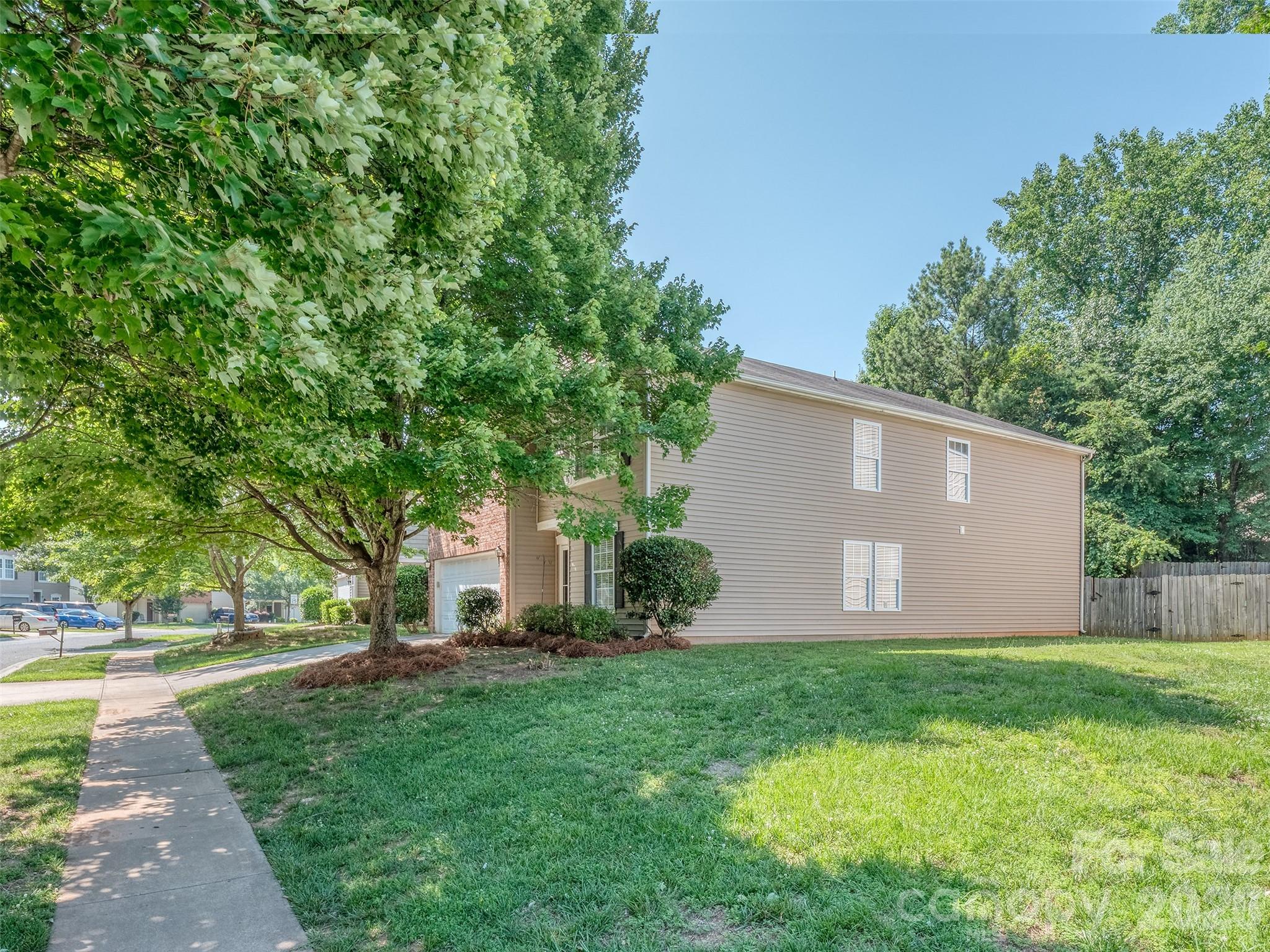 7829 Ponderosa Pine Lane — Charlotte