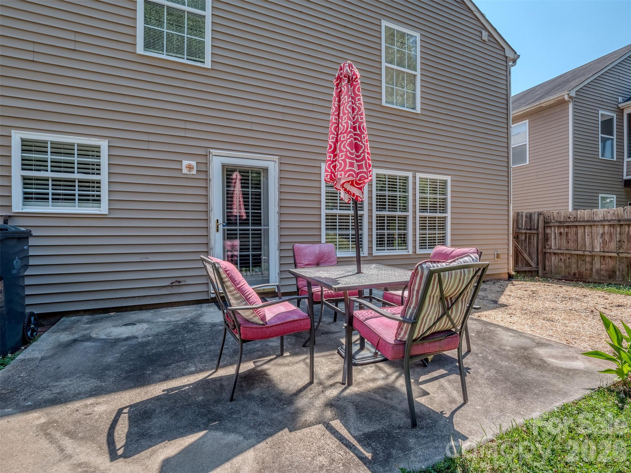 7829 Ponderosa Pine Lane — Charlotte