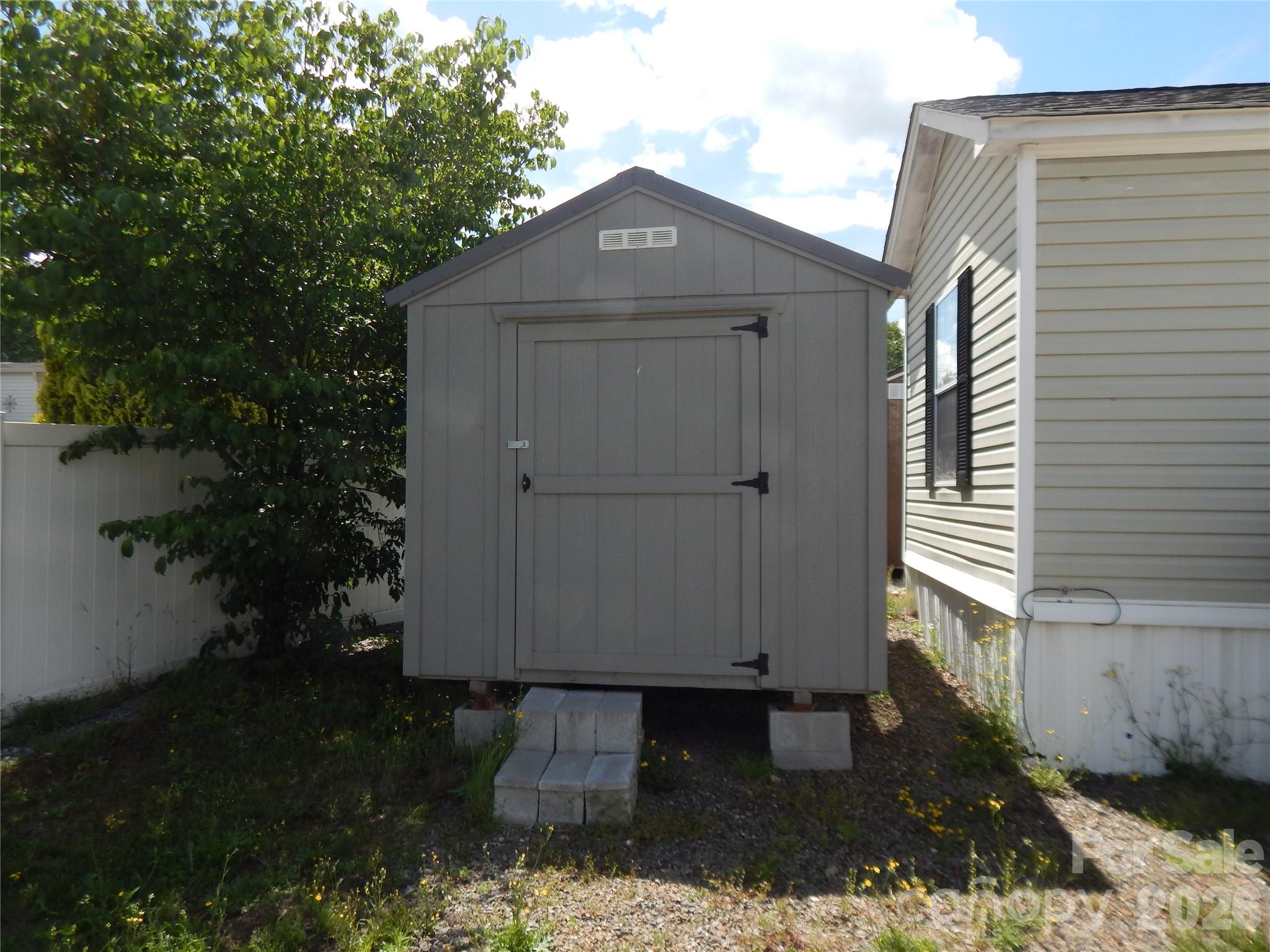 219 Pike Point — Waynesville
