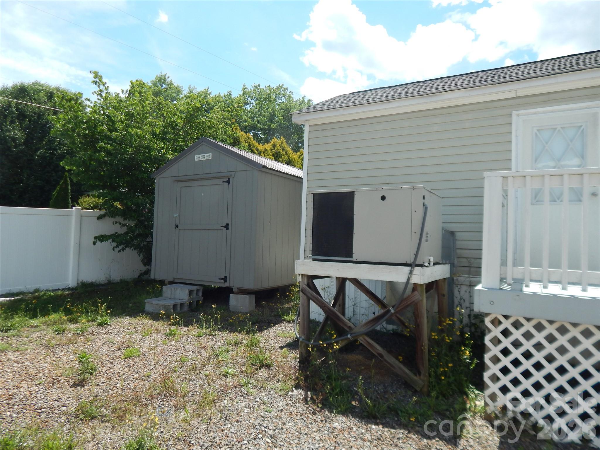 219 Pike Point — Waynesville
