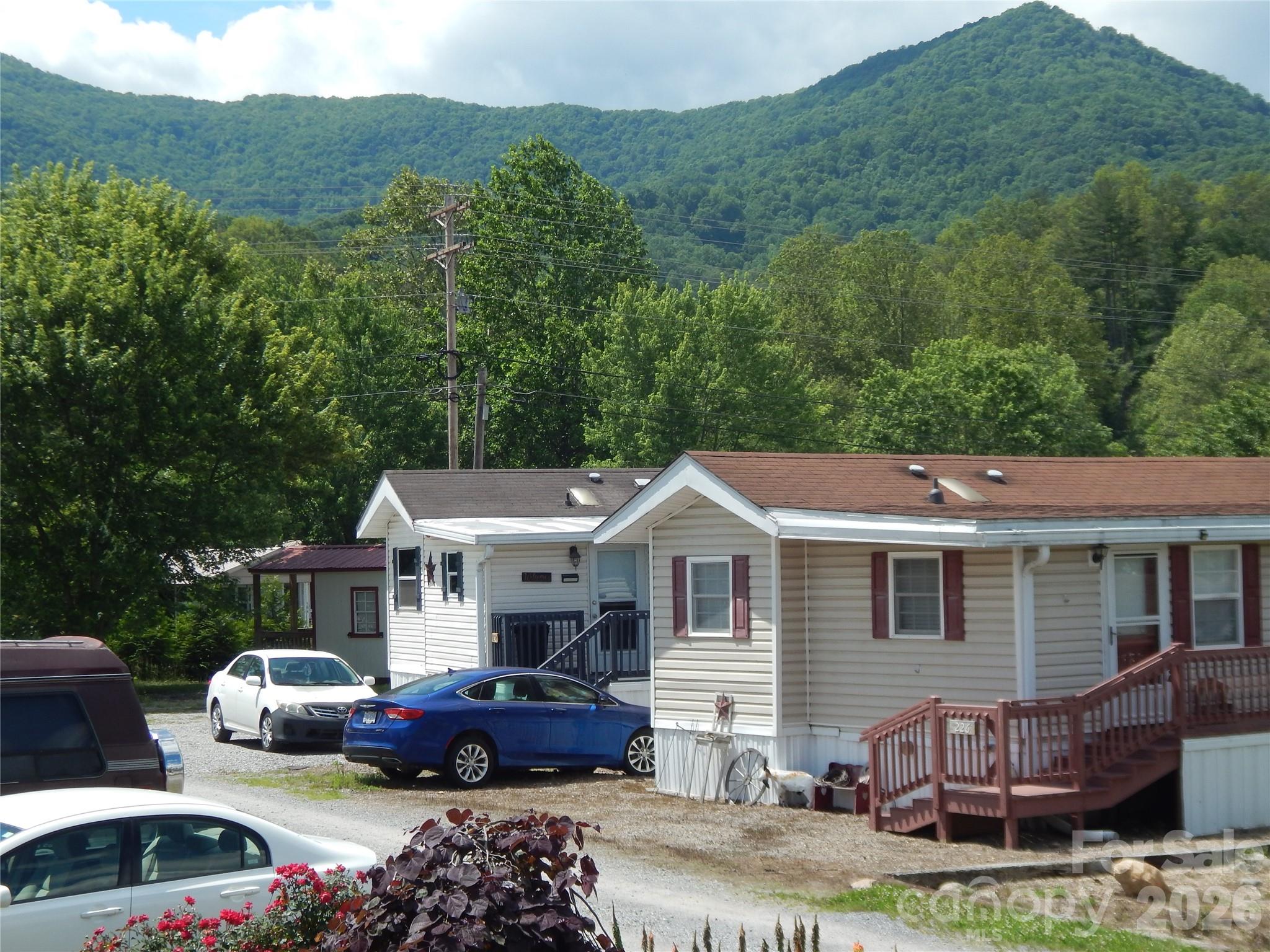 219 Pike Point — Waynesville