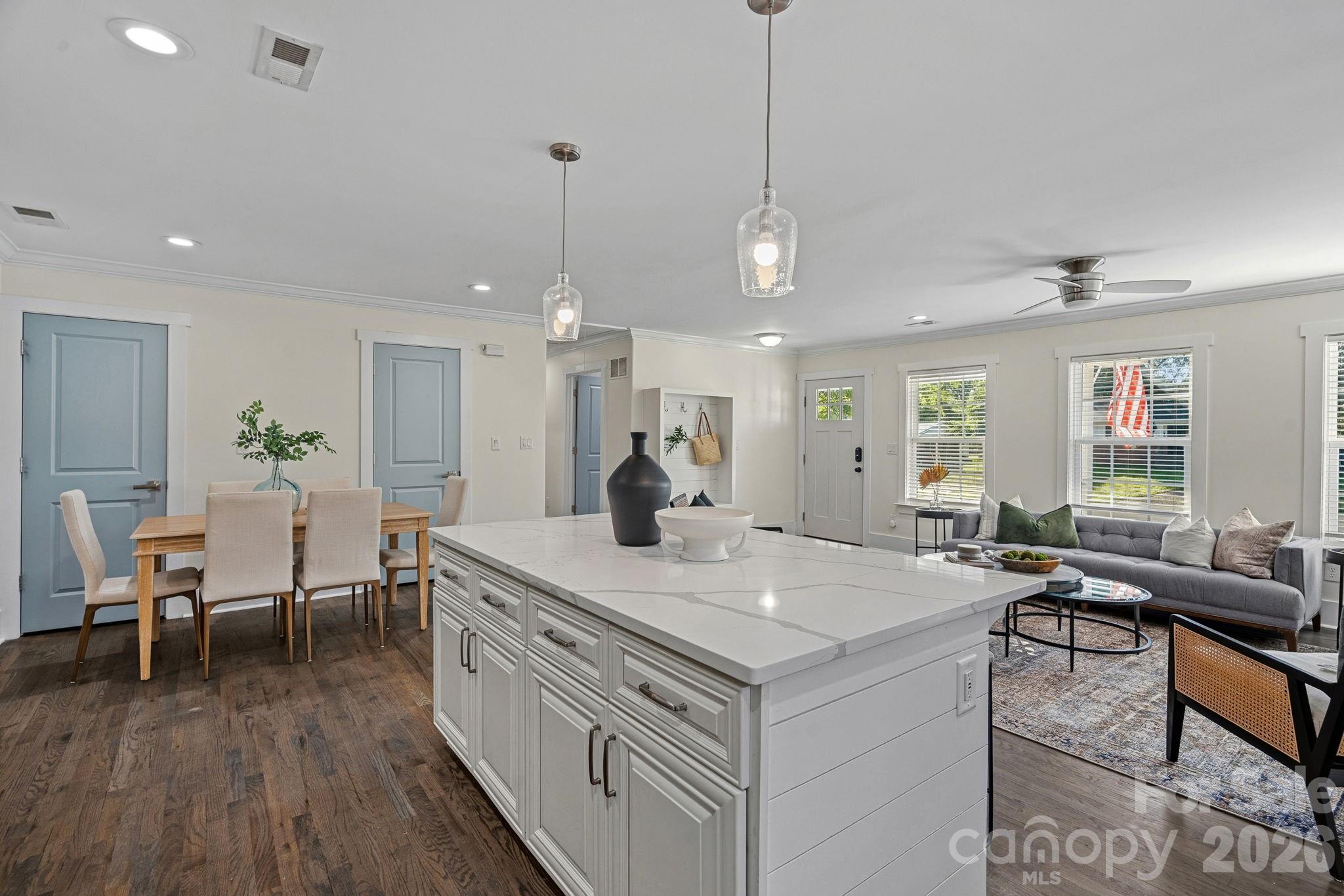 7110 Rockcliff Court — Charlotte