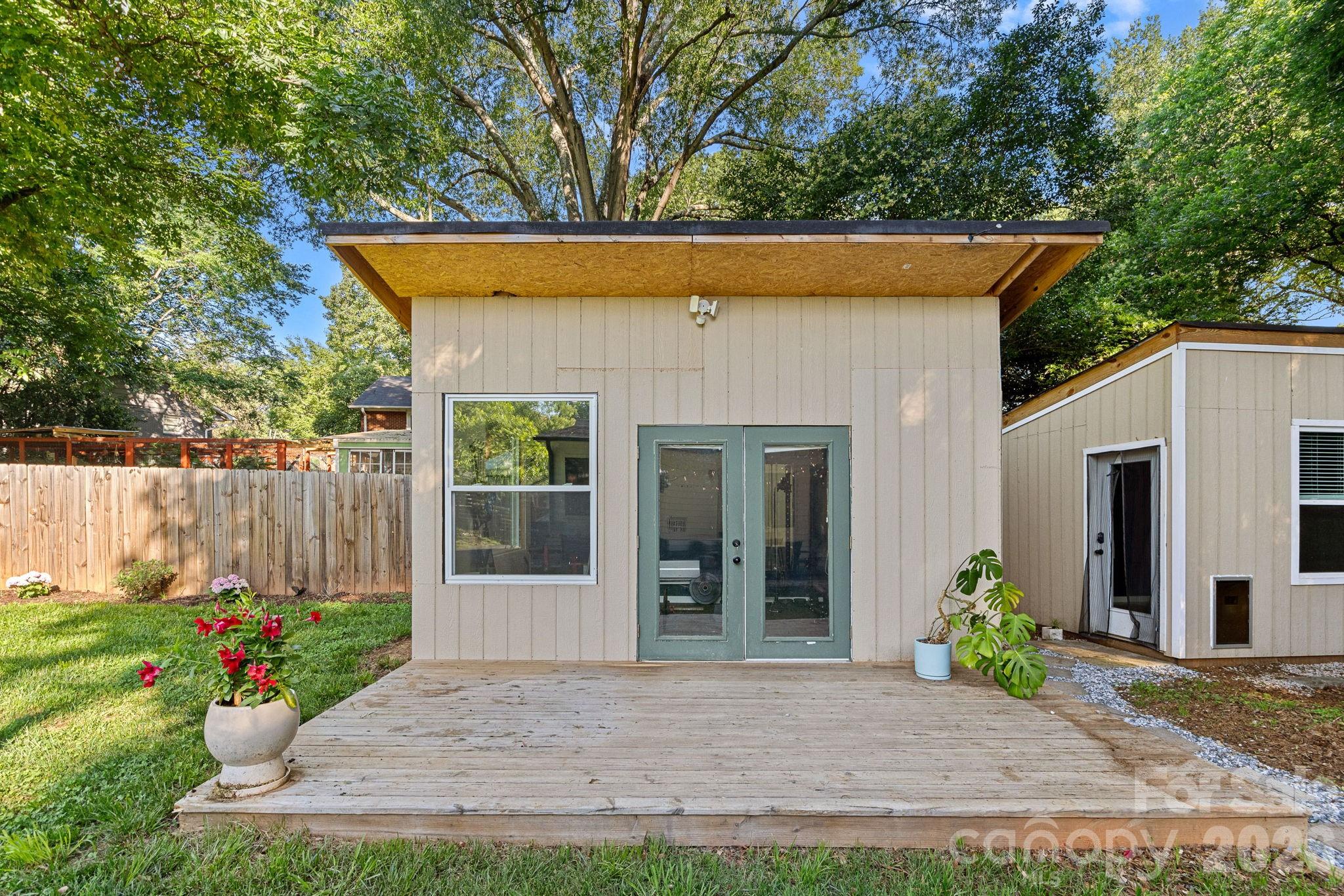 7110 Rockcliff Court — Charlotte