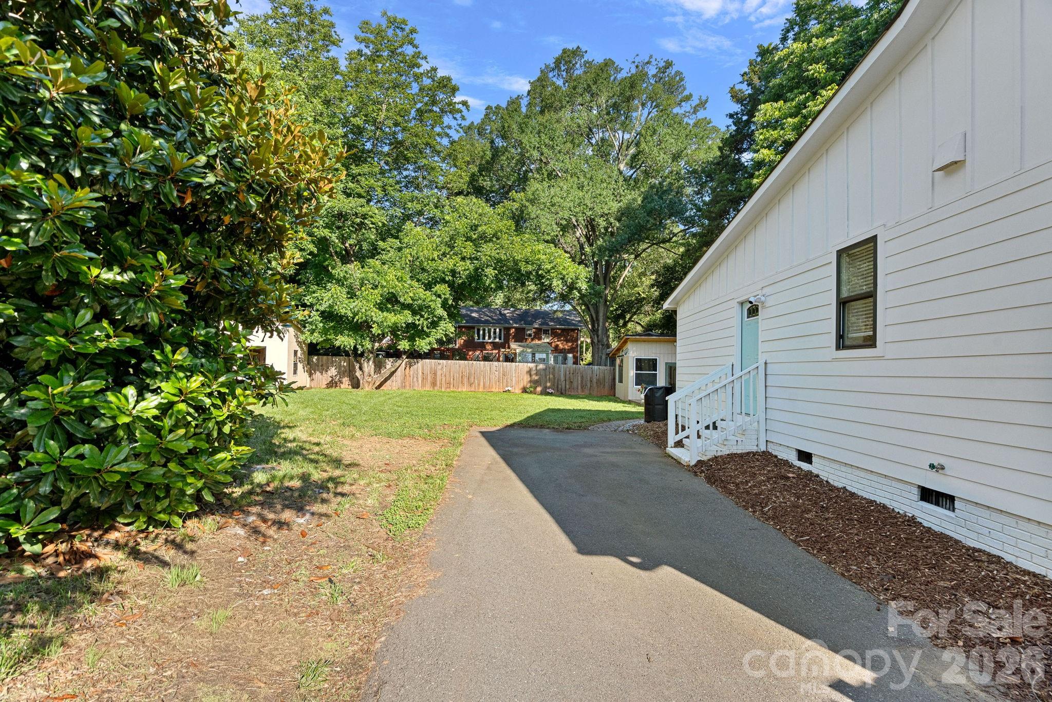 7110 Rockcliff Court — Charlotte