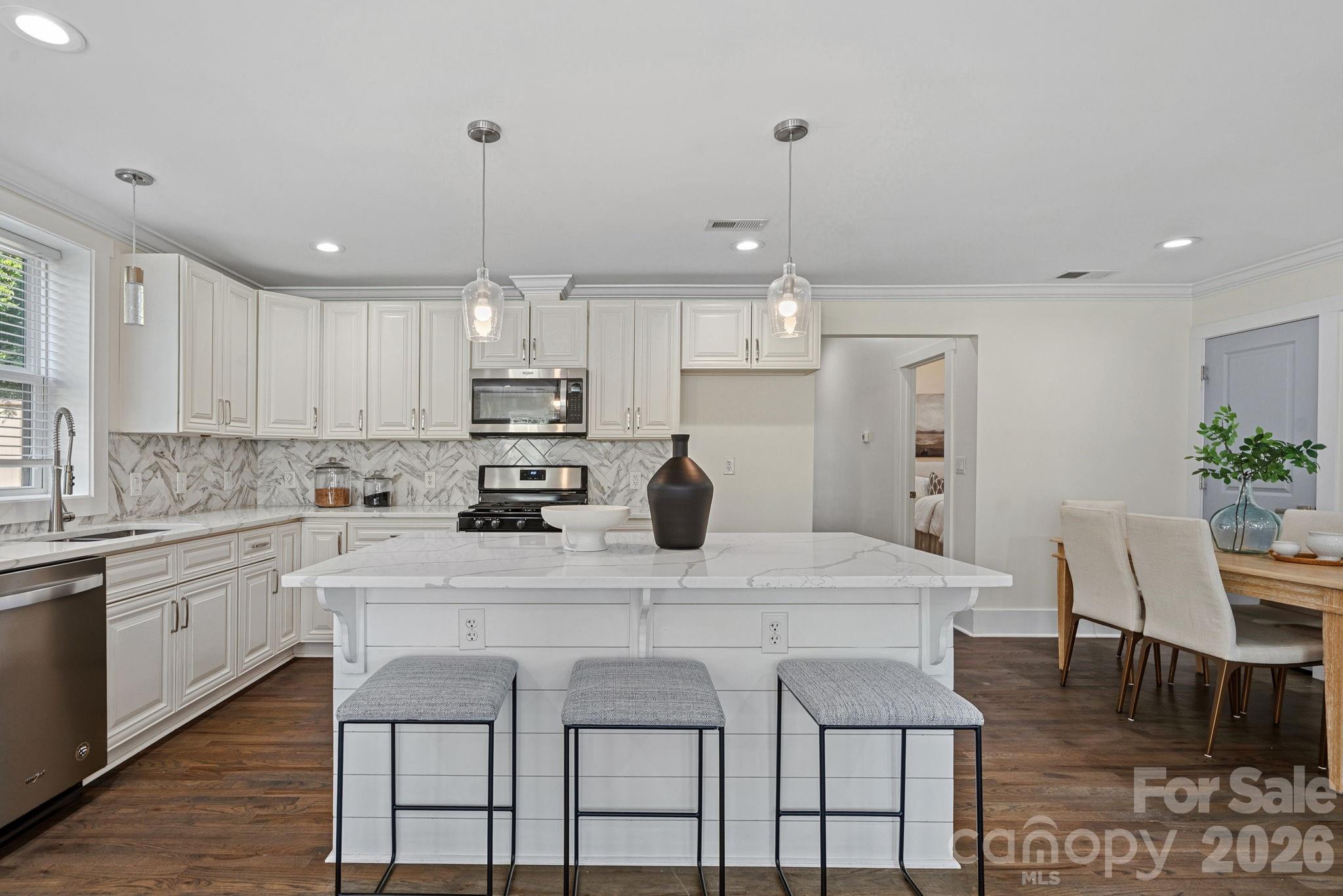 7110 Rockcliff Court — Charlotte